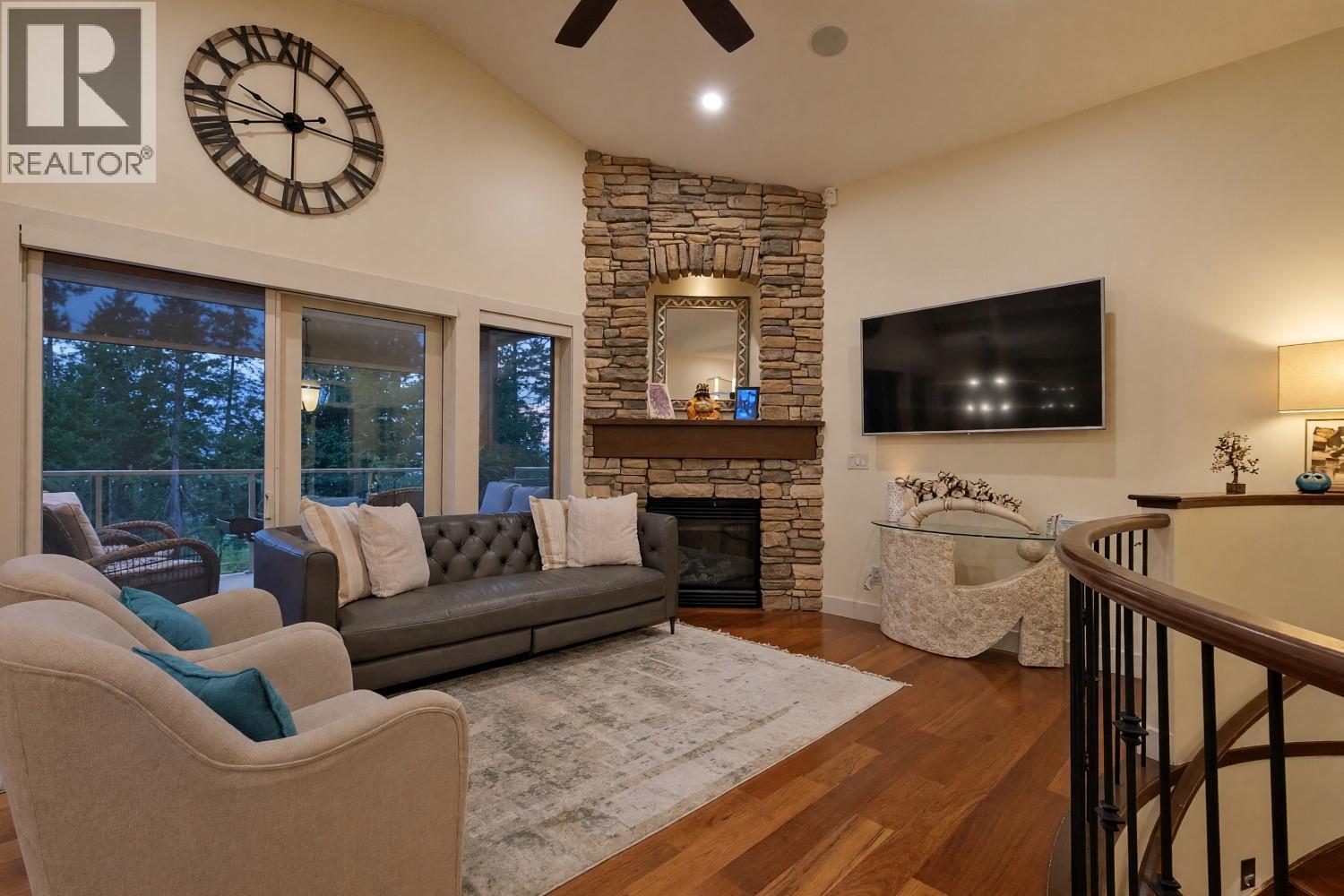 3420 Camelback Drive