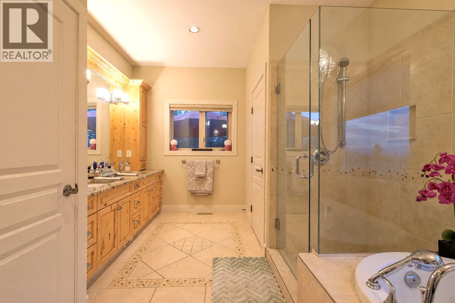 3420 Camelback Drive