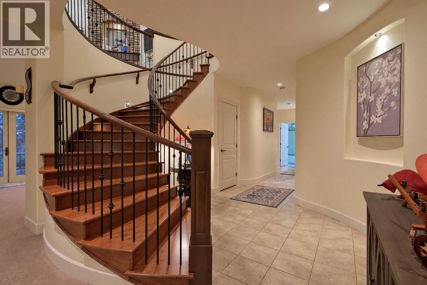 3420 Camelback Drive