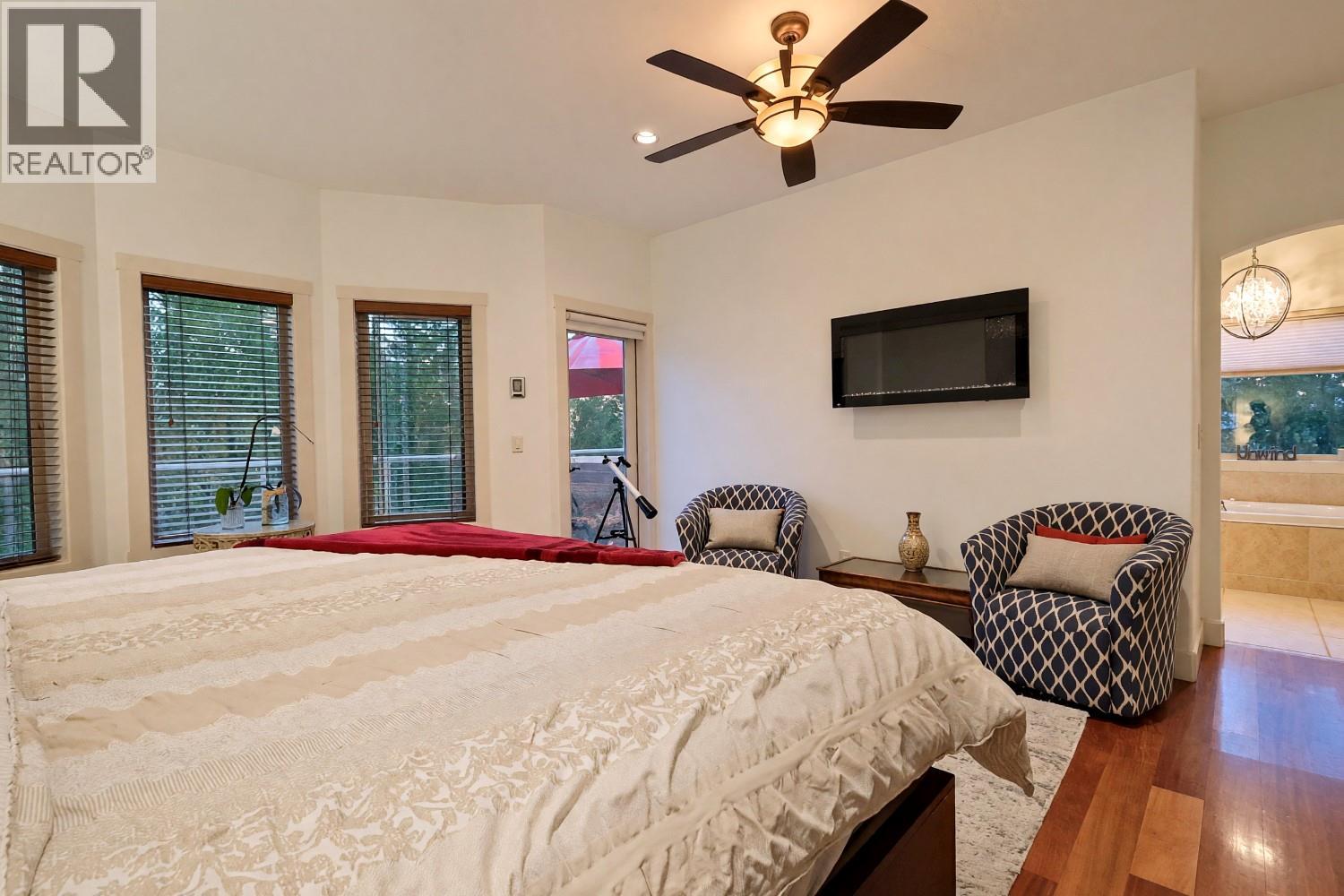 3420 Camelback Drive