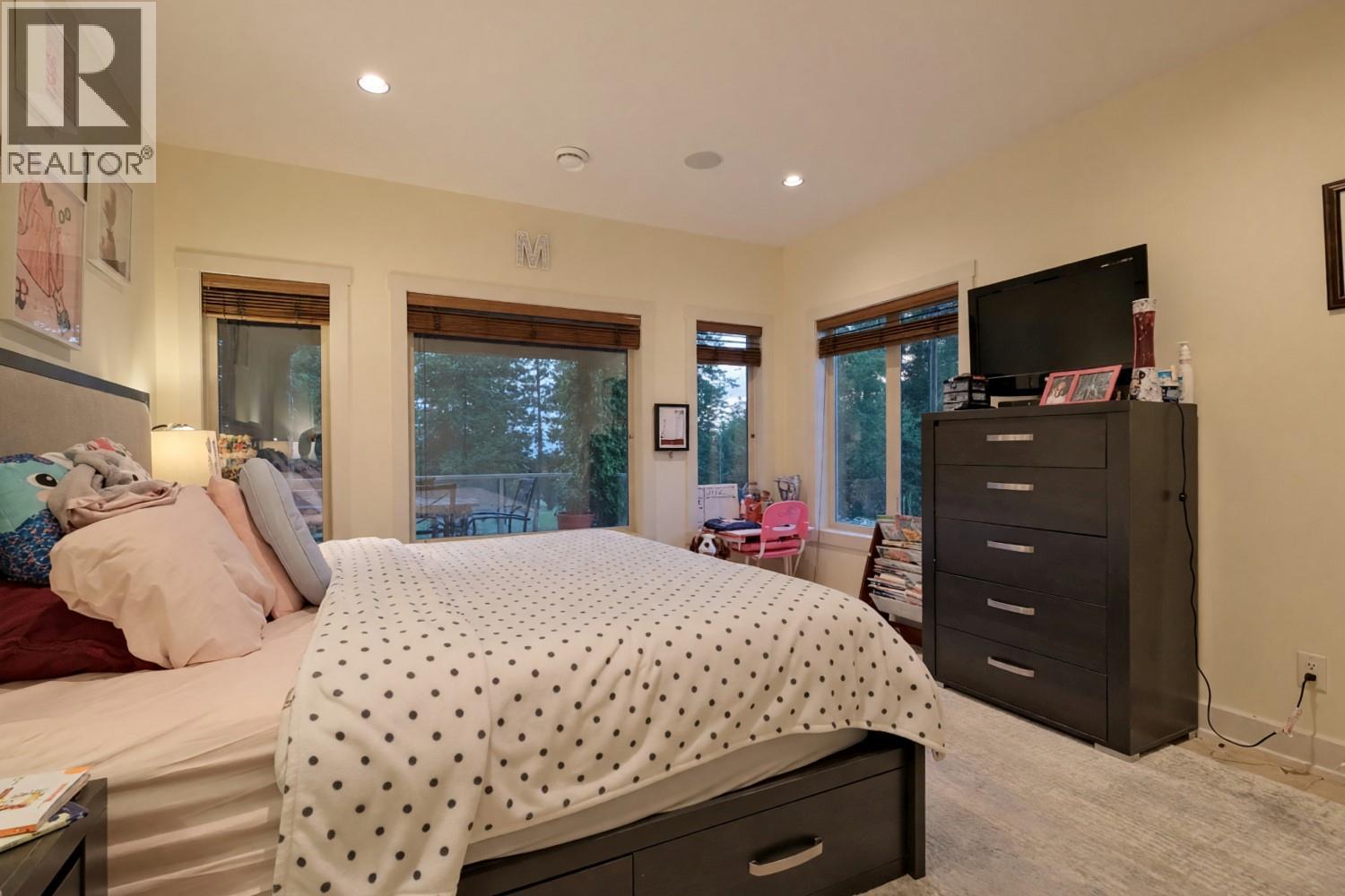 3420 Camelback Drive