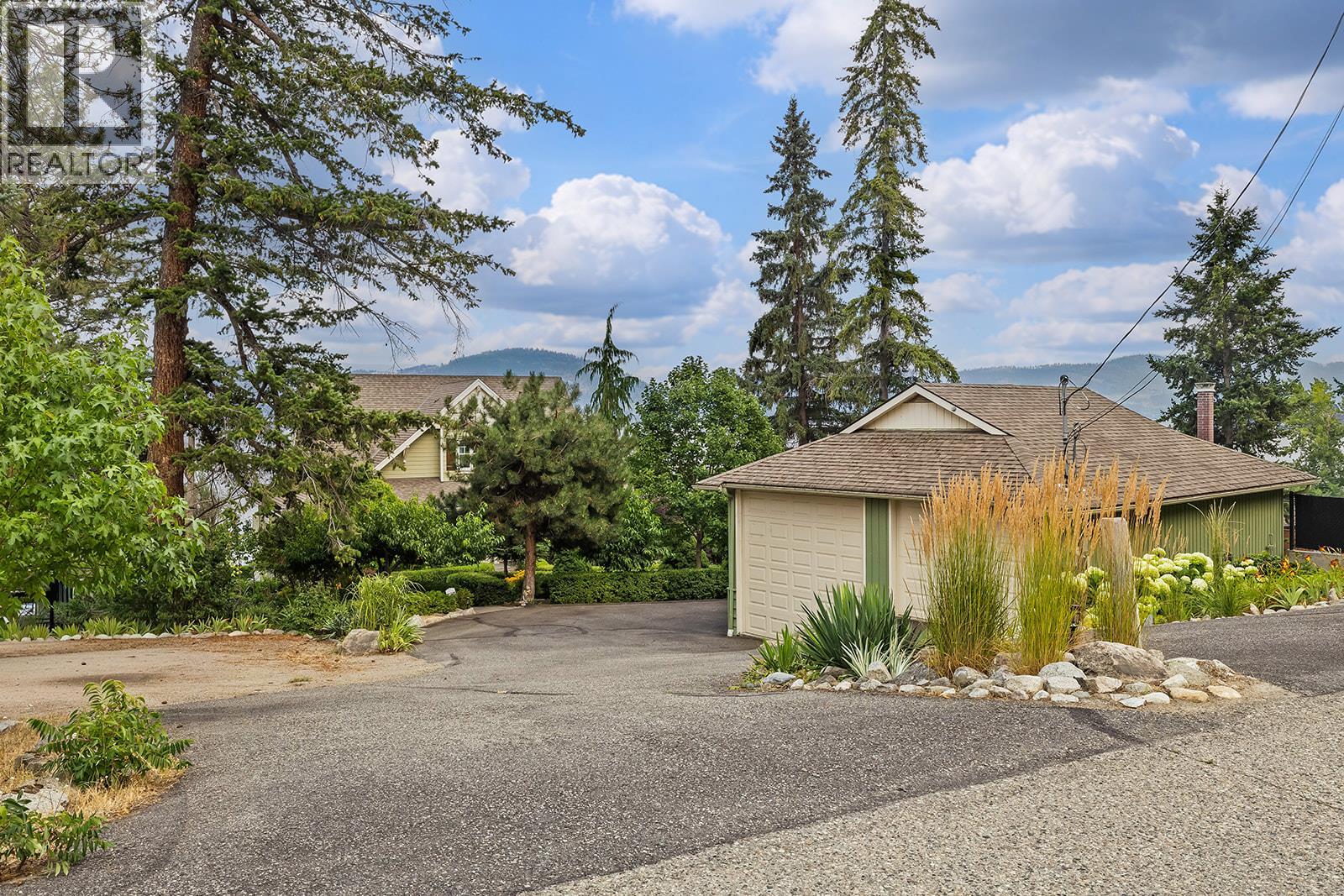 2259 Westside Place