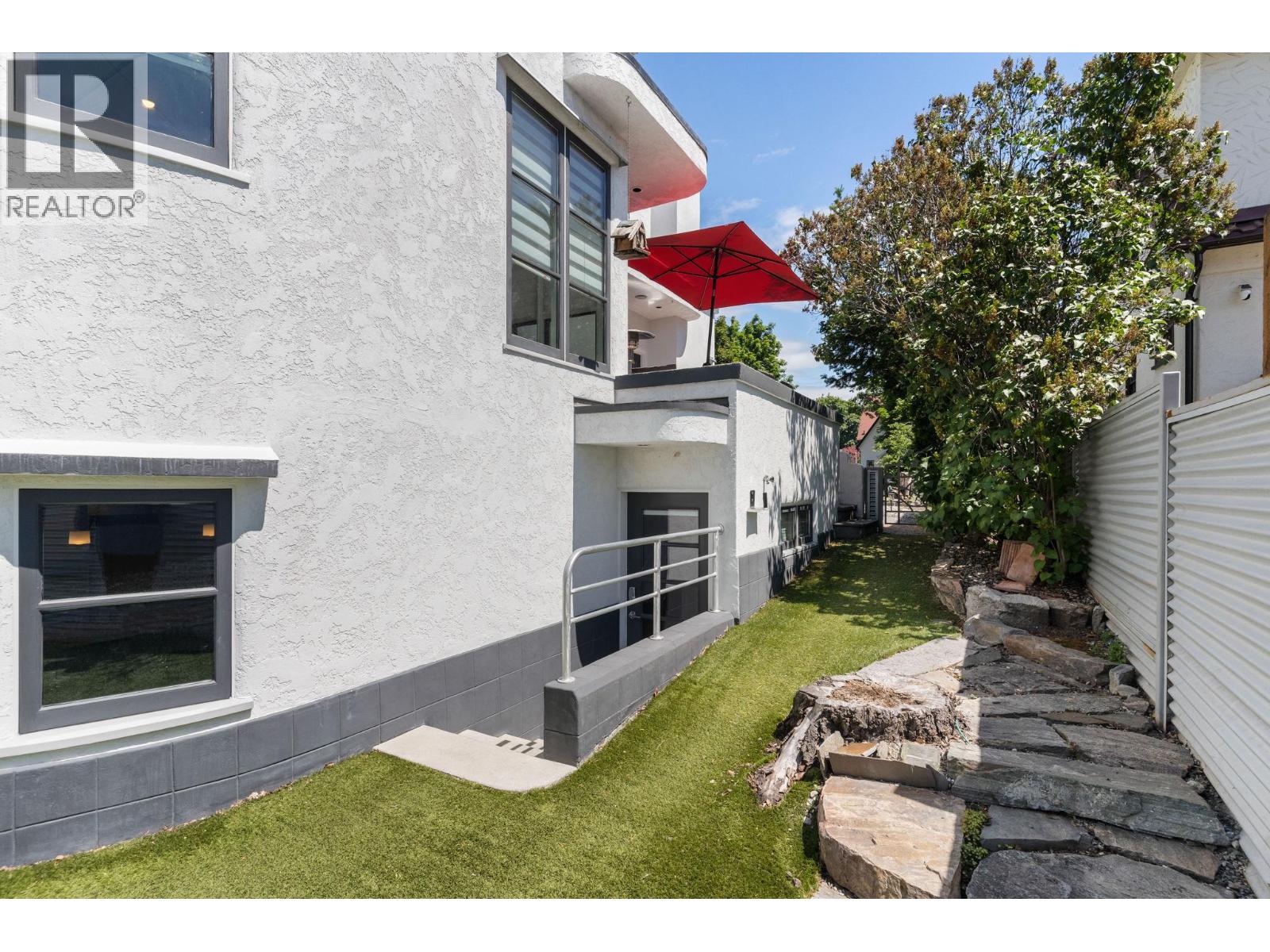 1858 Abbott Street