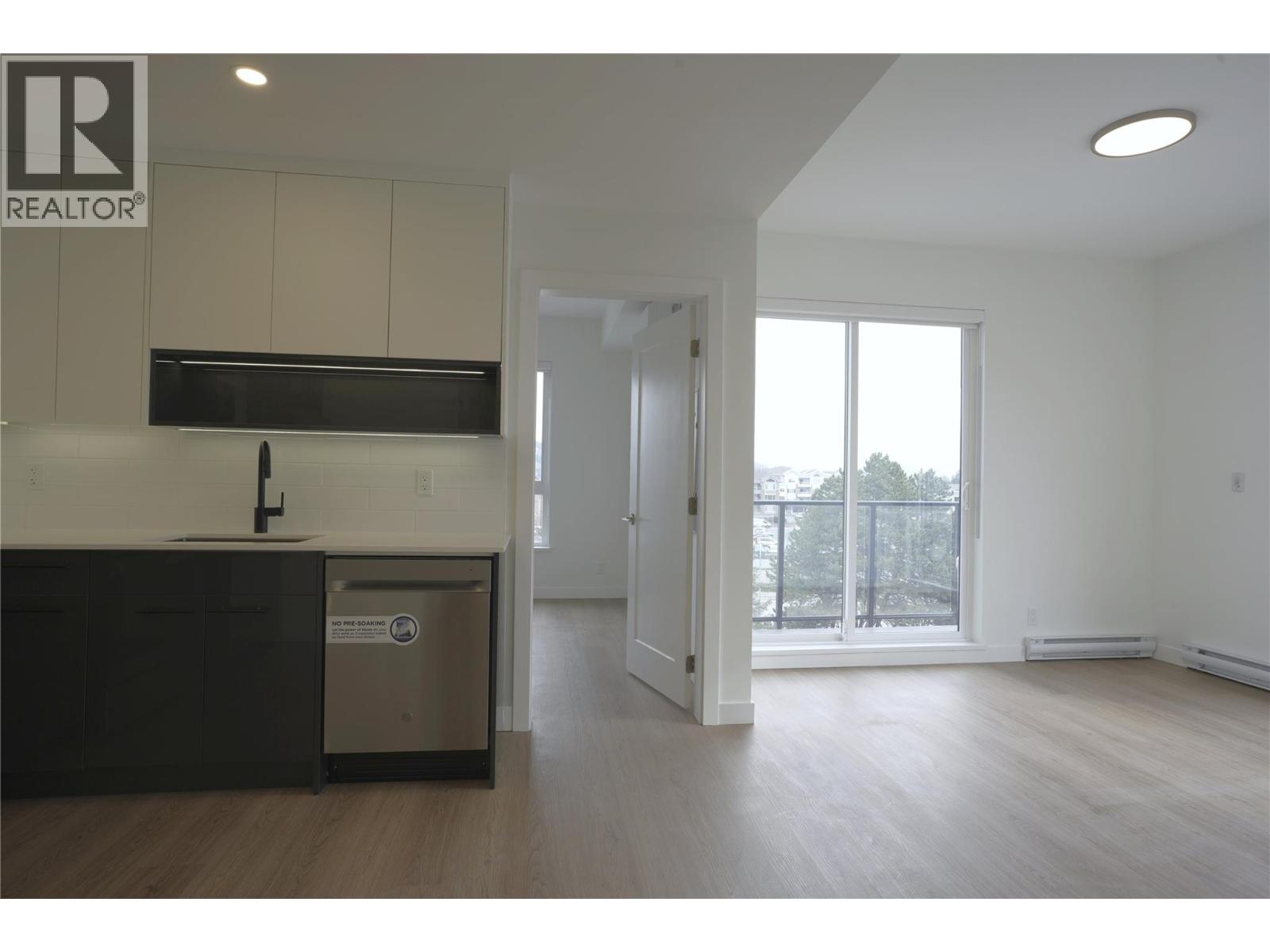 1380 Pridham Avenue Unit# 418