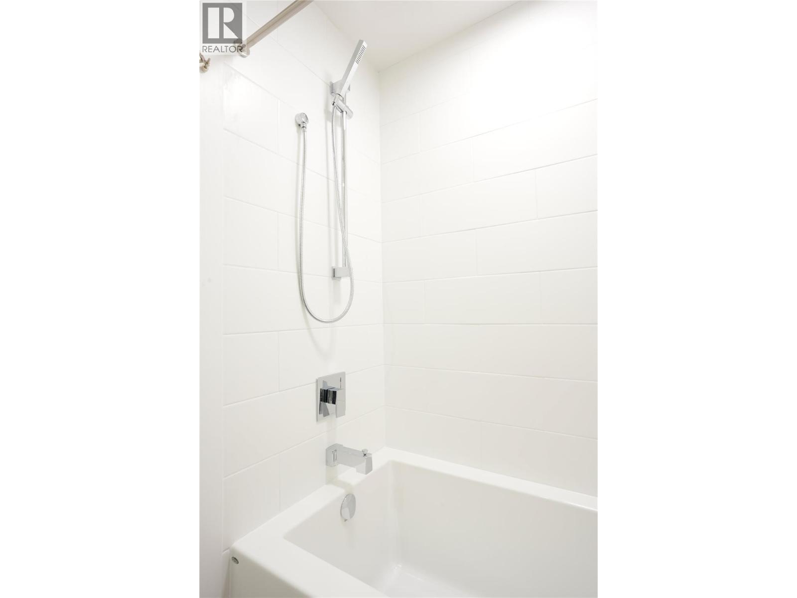 1380 Pridham Avenue Unit# 418