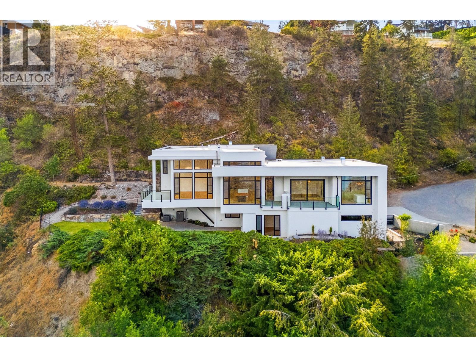 2843 Lakeridge Road