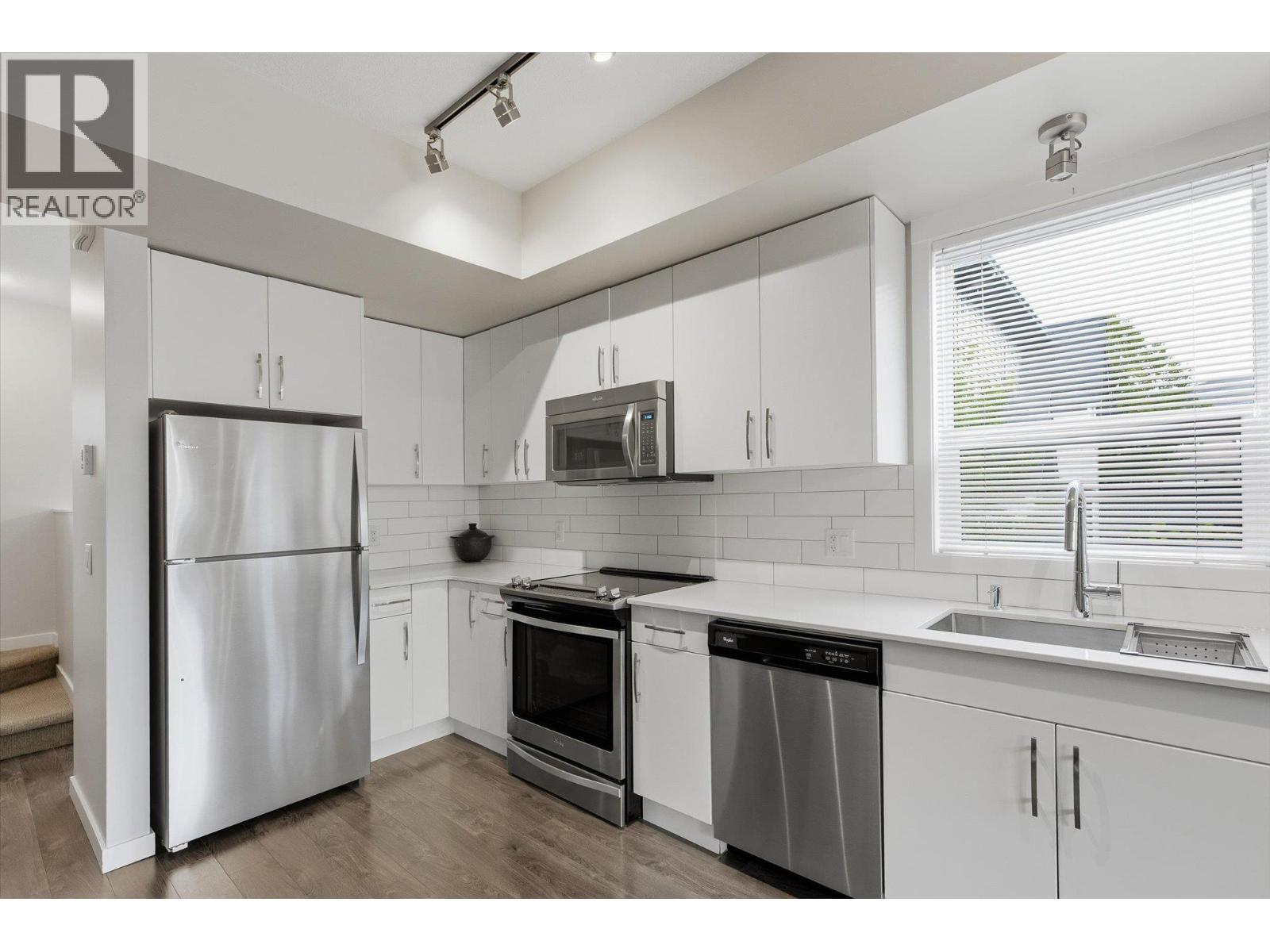 680 Old Meadows Road Unit# 18