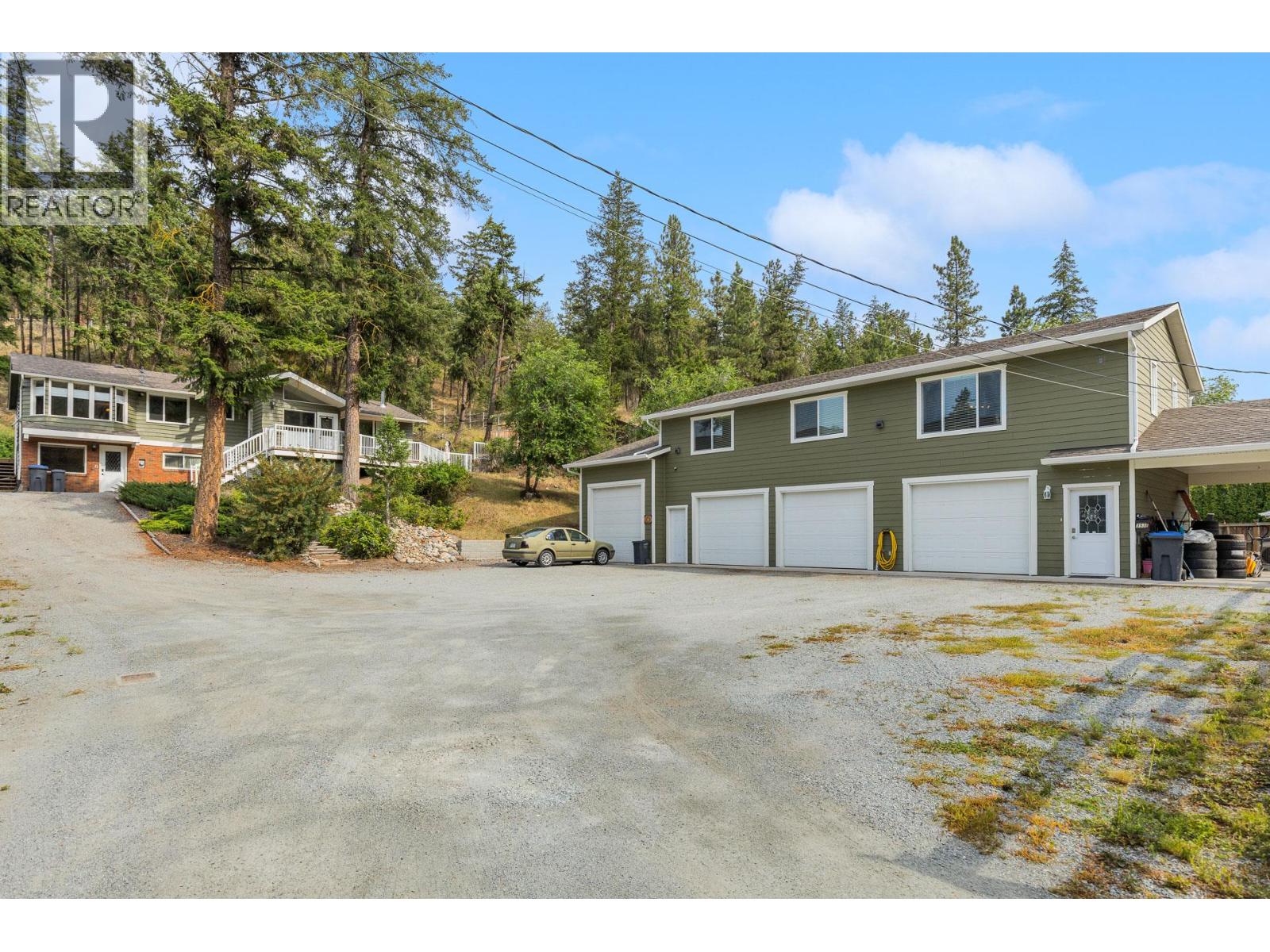 353 Clifton Road S