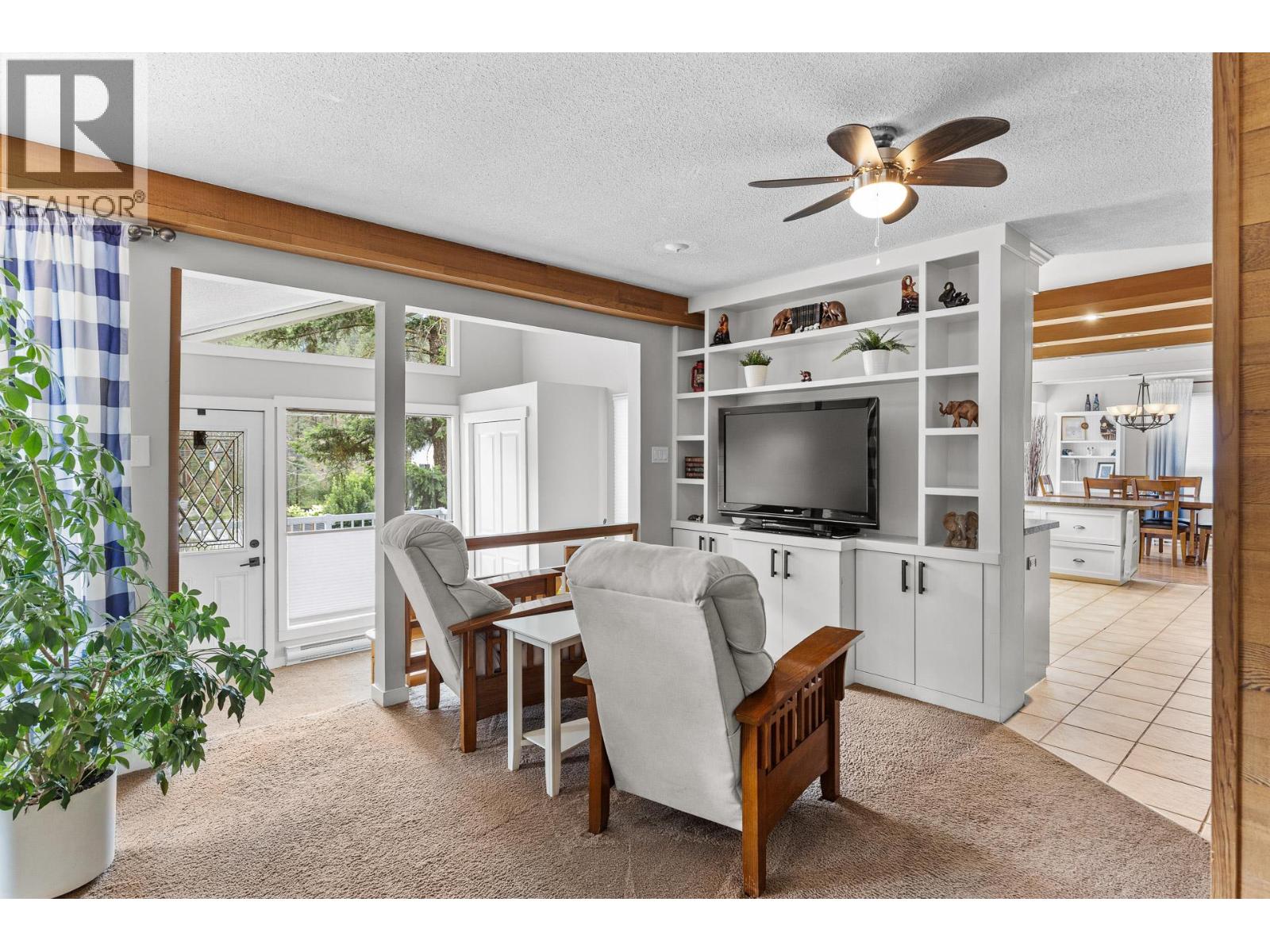 353 Clifton Road S