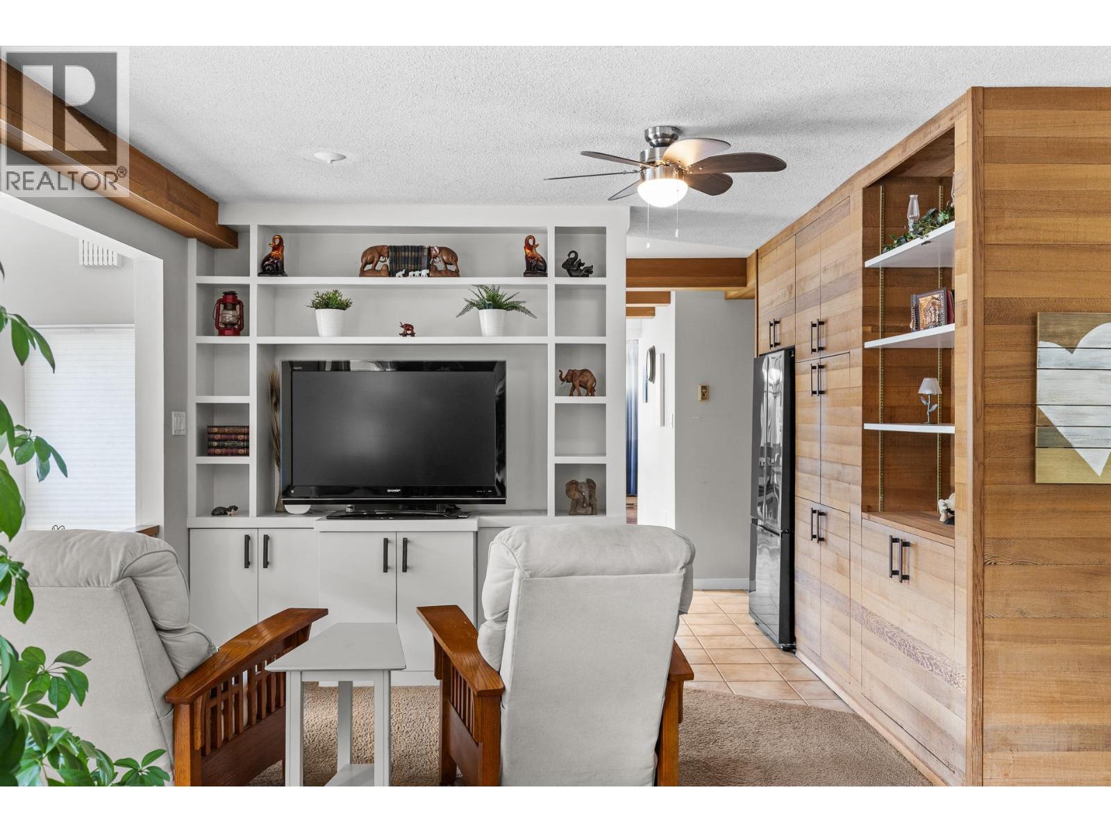 353 Clifton Road S