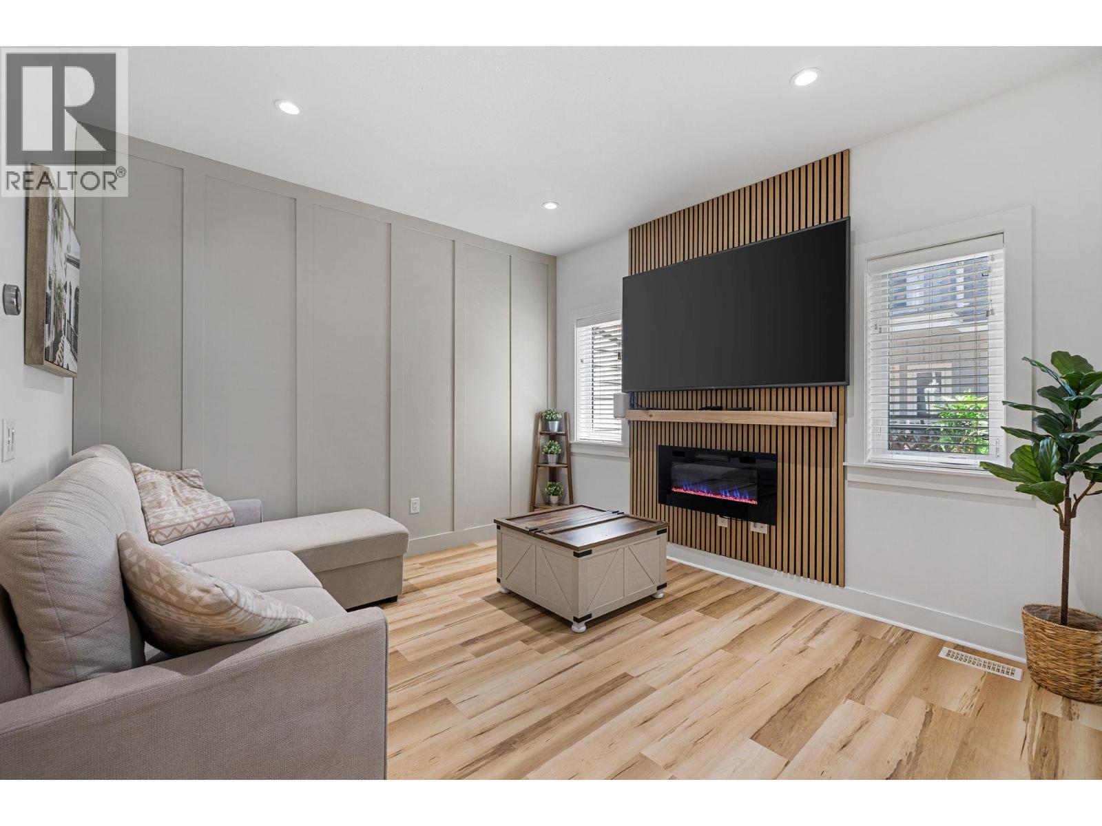 644 Lequime Road Unit# 15