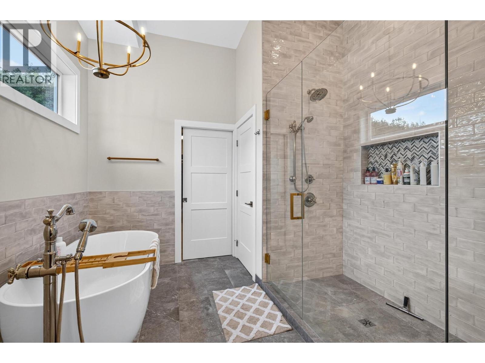 887 Loseth Drive