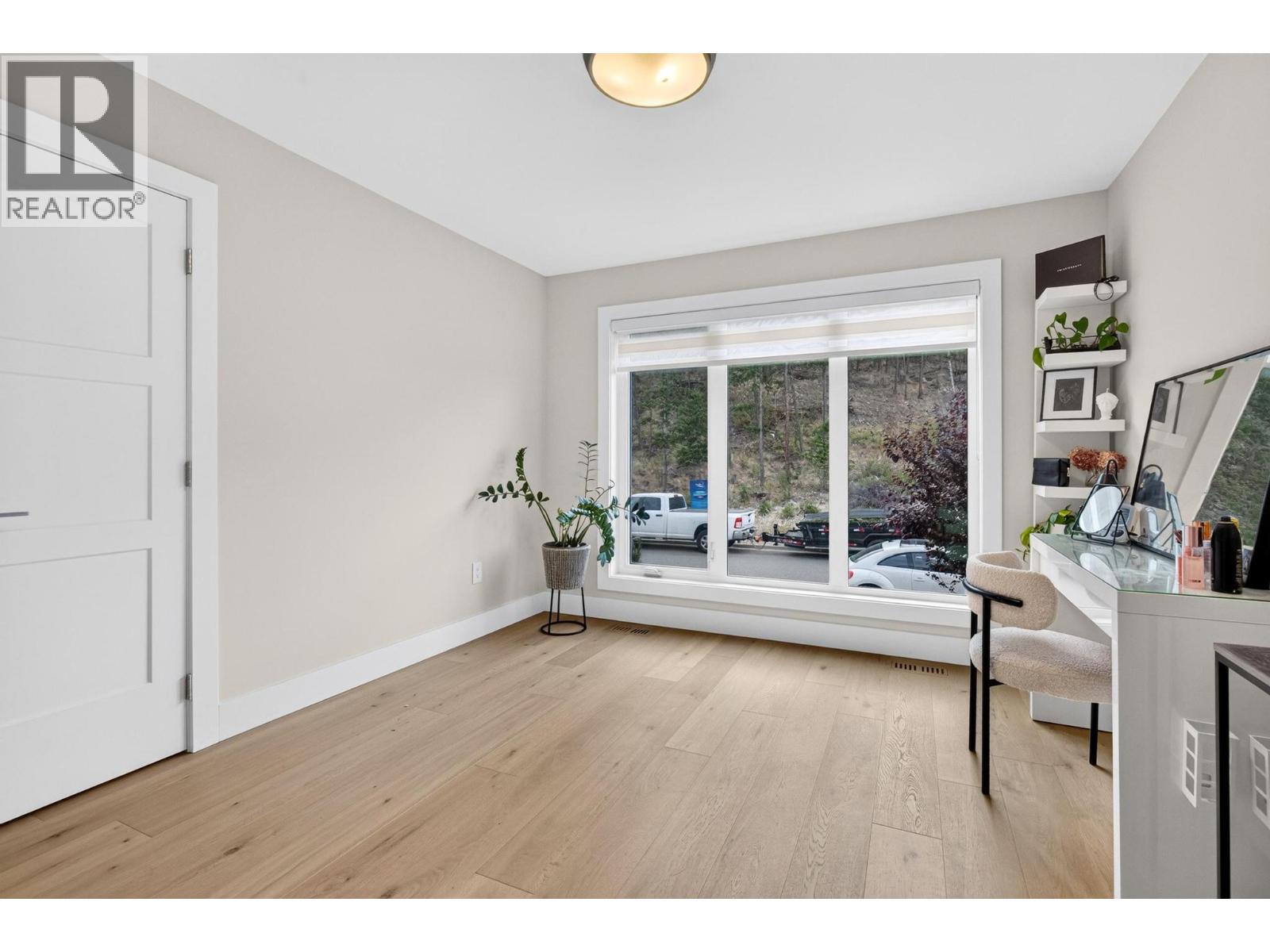 887 Loseth Drive