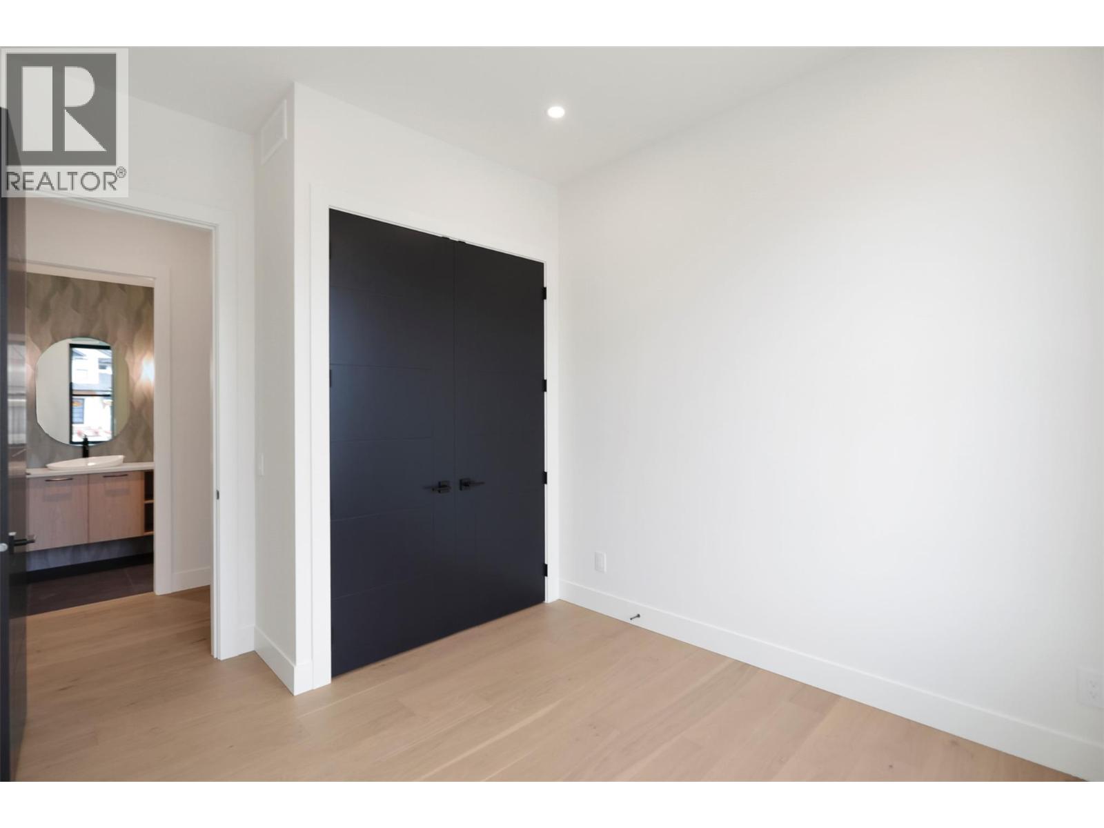 5533 Foothill Court