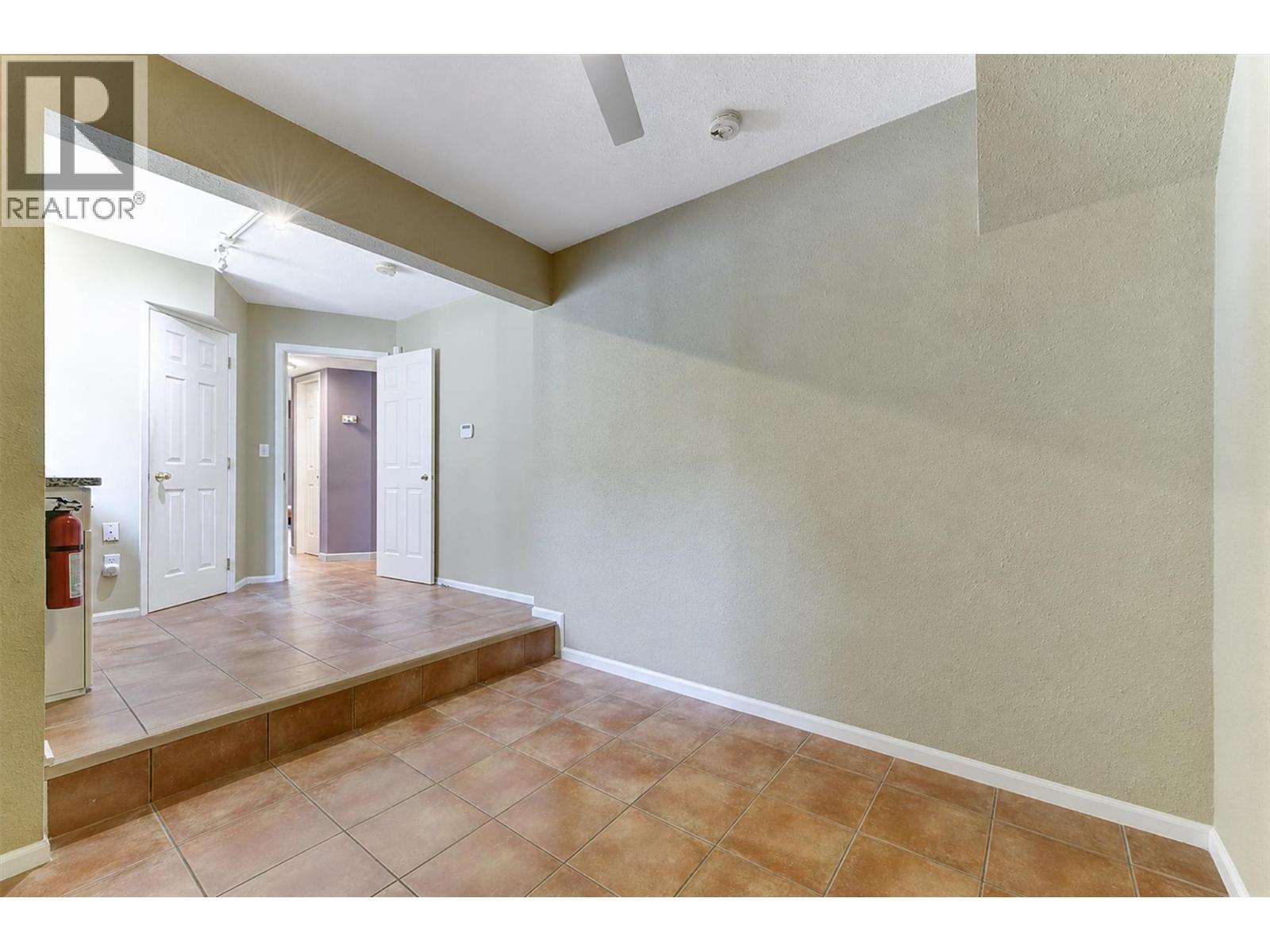 1852 Crossglen Court