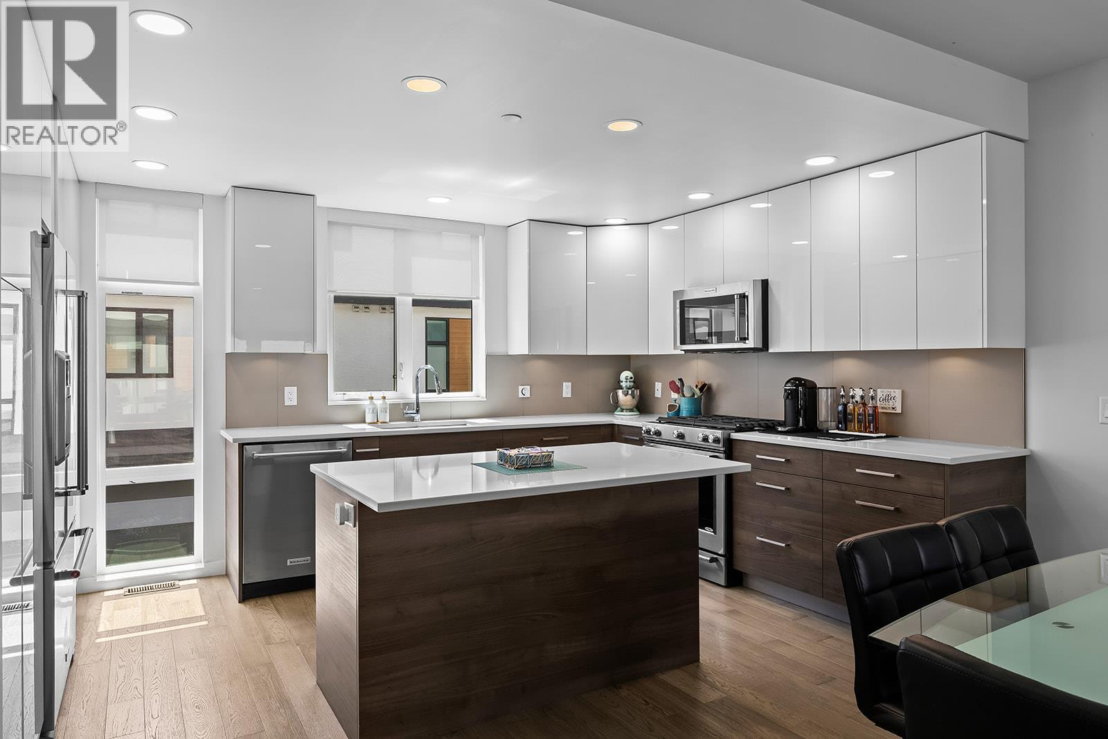 1515 Highland Drive N Unit# 20