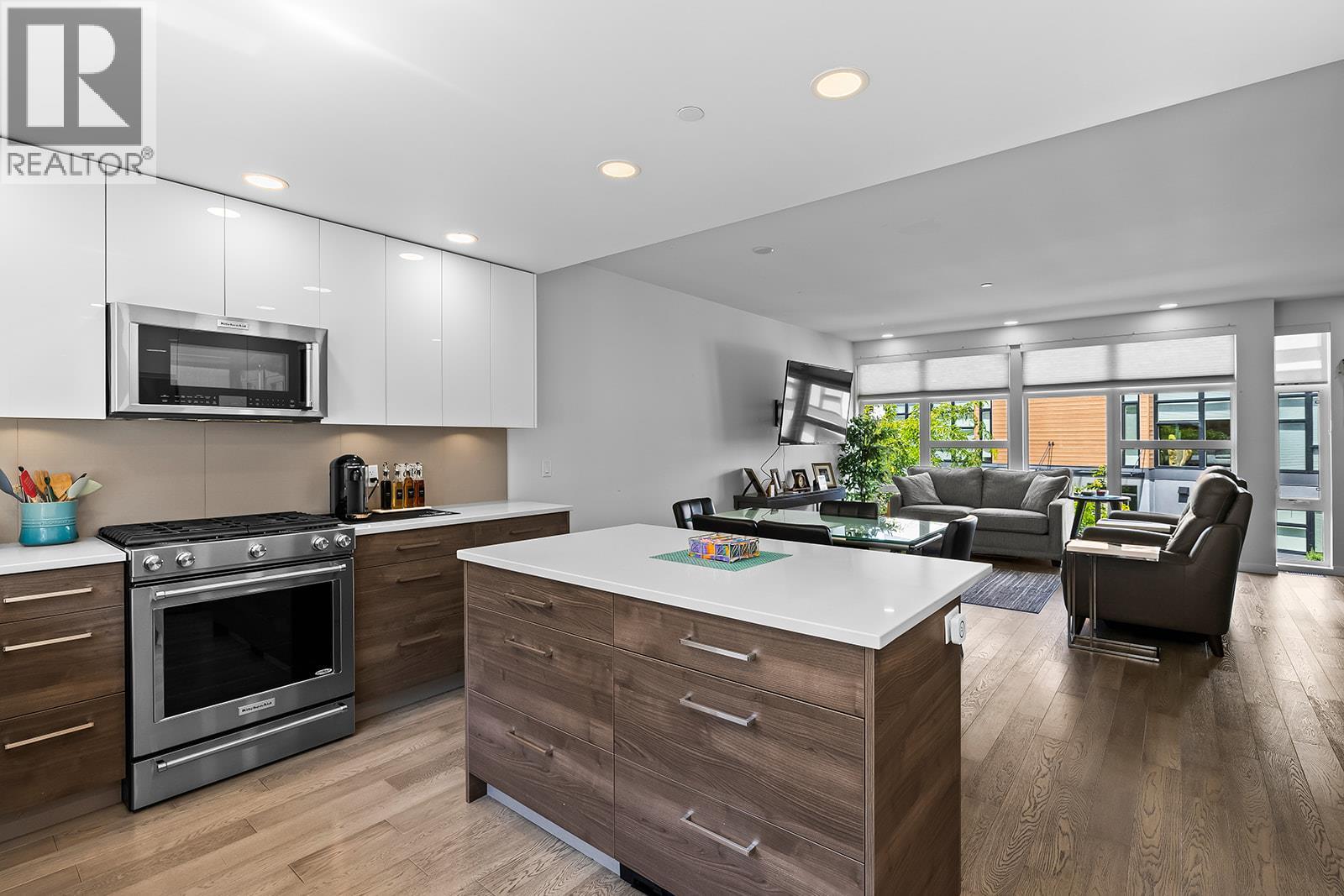 1515 Highland Drive N Unit# 20