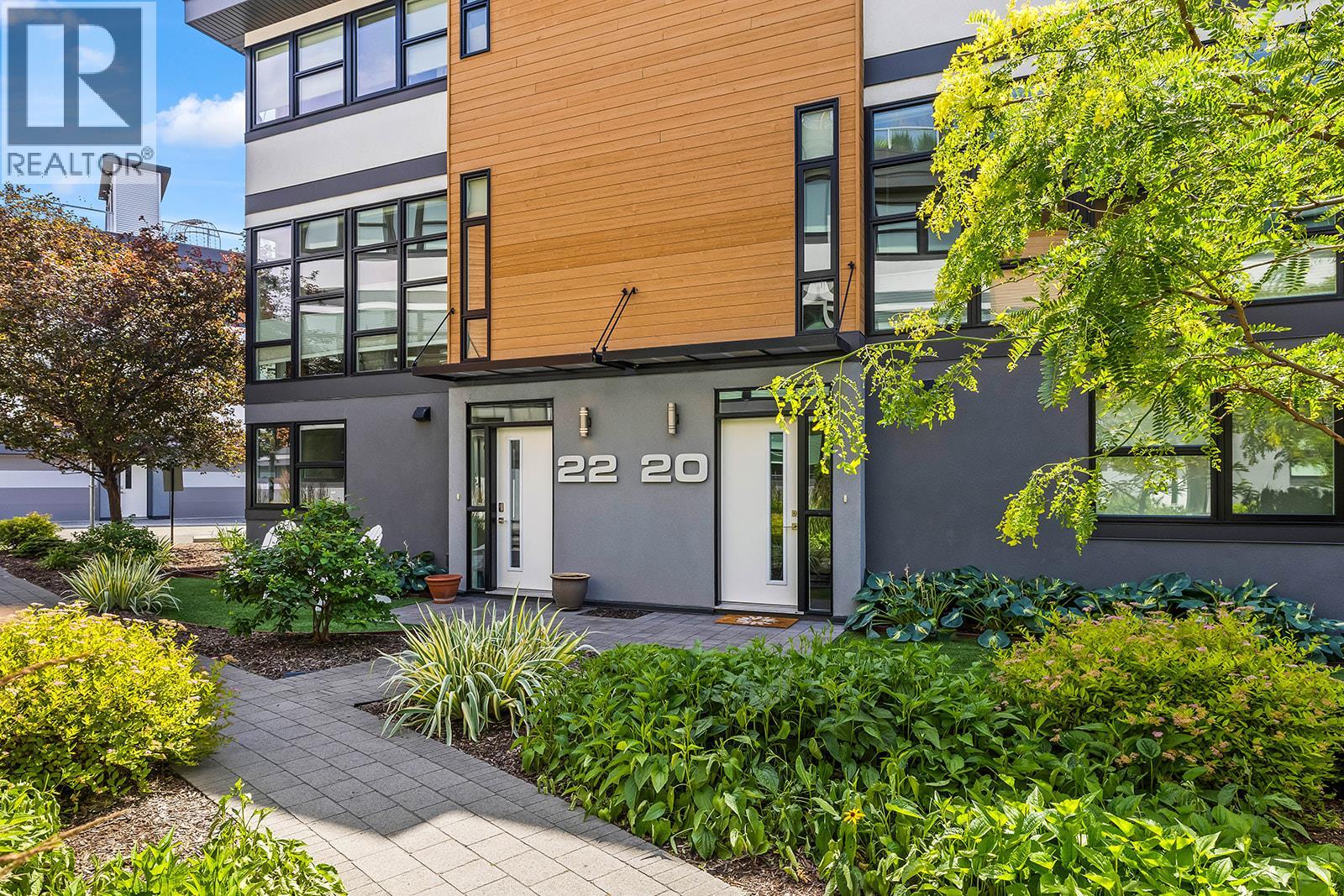 1515 Highland Drive N Unit# 20