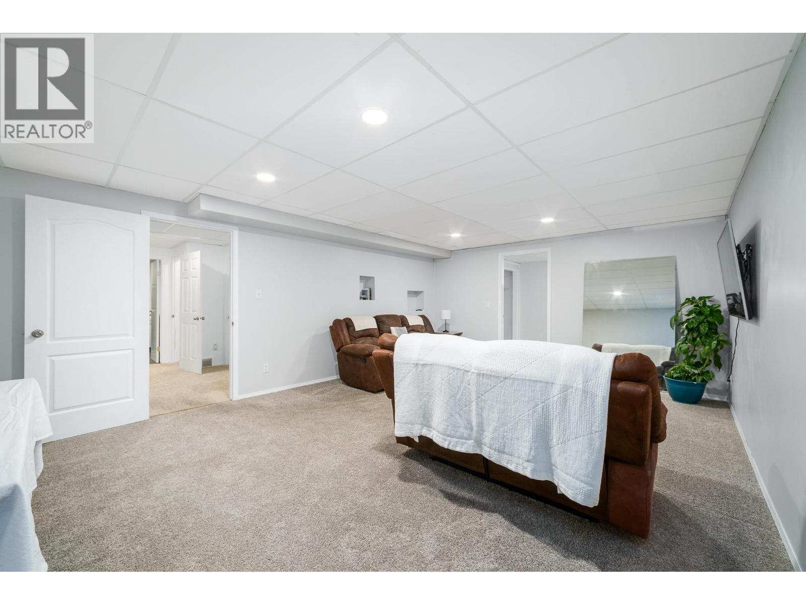 110 Wyndham Crescent