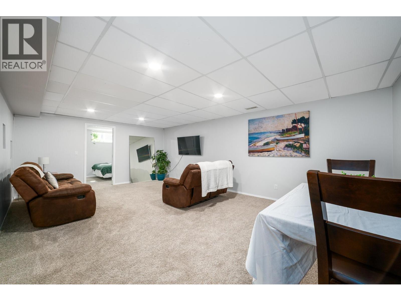 110 Wyndham Crescent