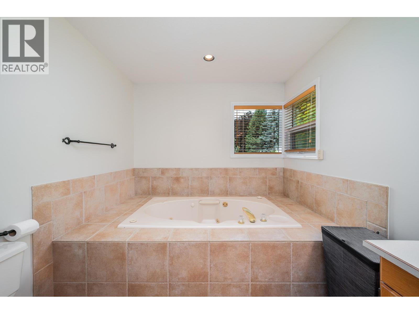492 Carona Crescent