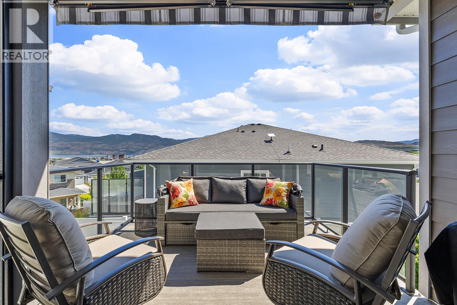 3352 Hawks Crescent