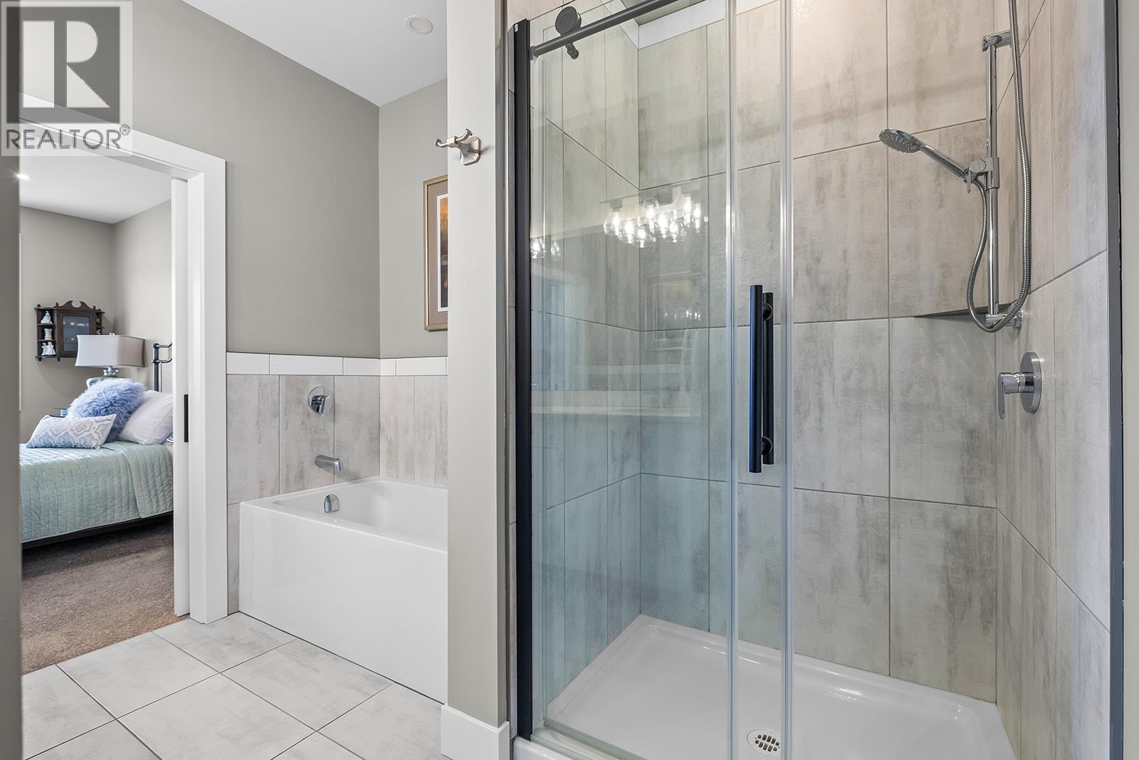 3352 Hawks Crescent