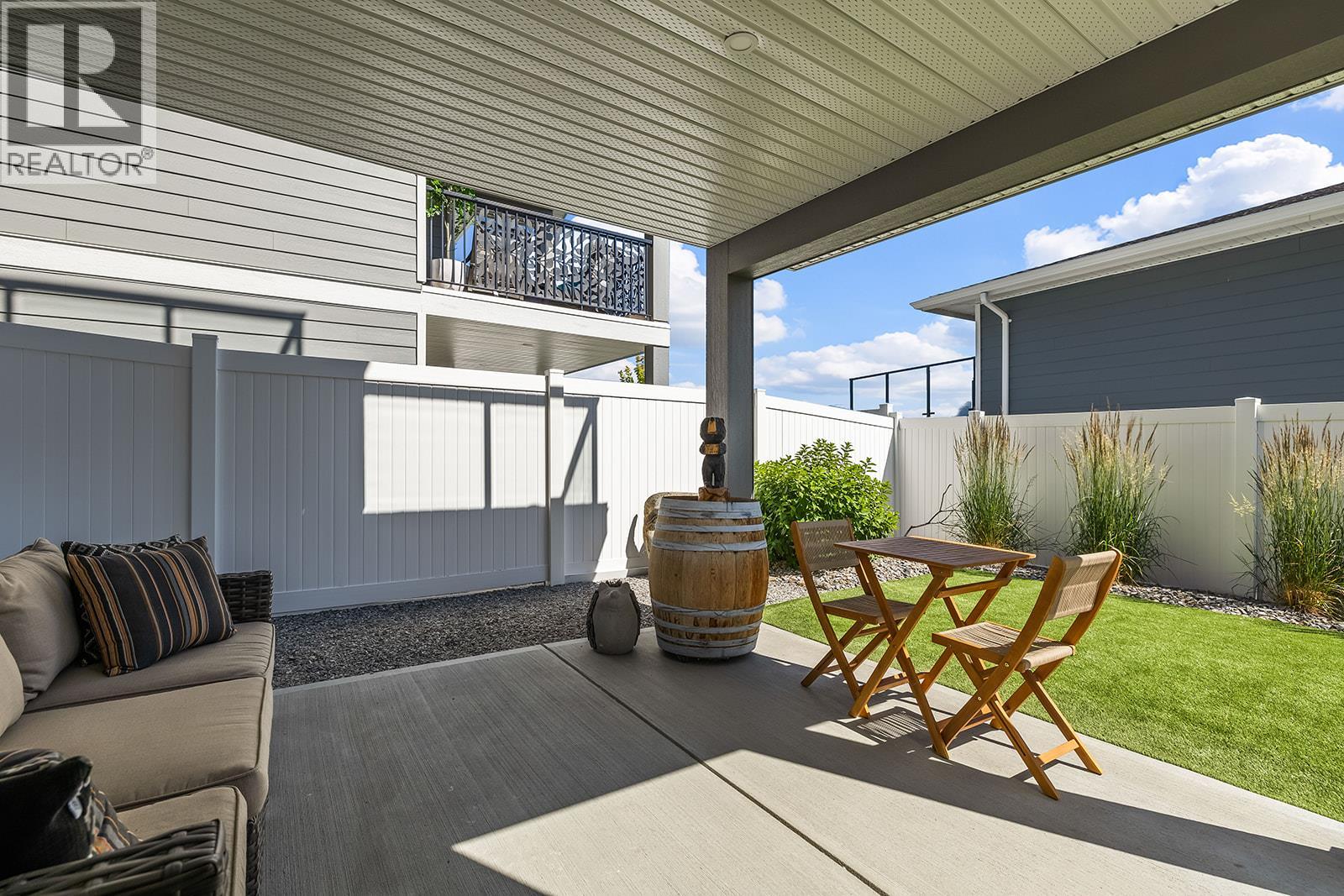 3352 Hawks Crescent