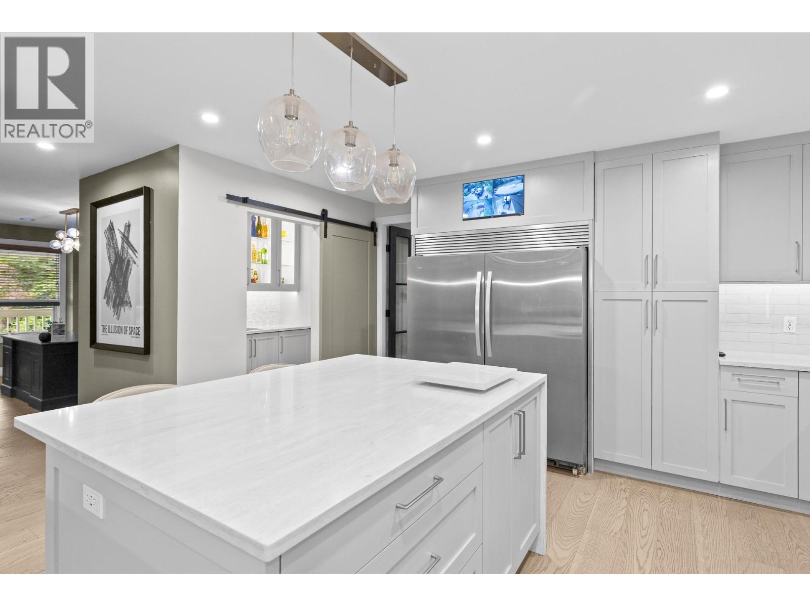 7654 Falconridge Crescent