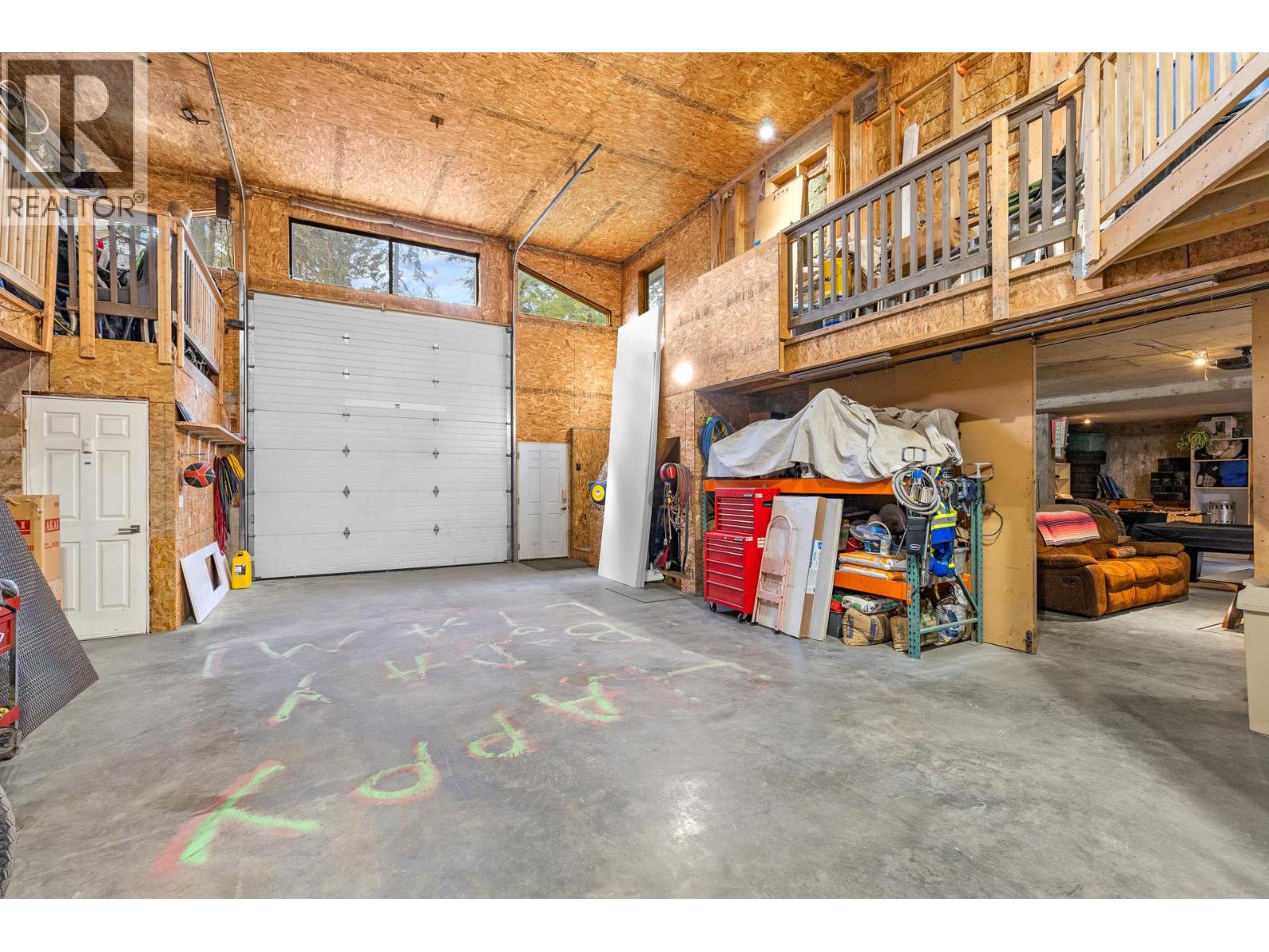 7654 Falconridge Crescent