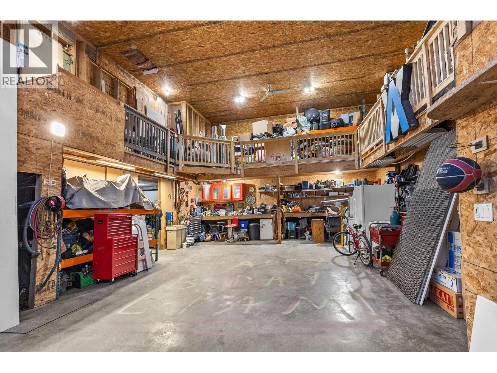 7654 Falconridge Crescent