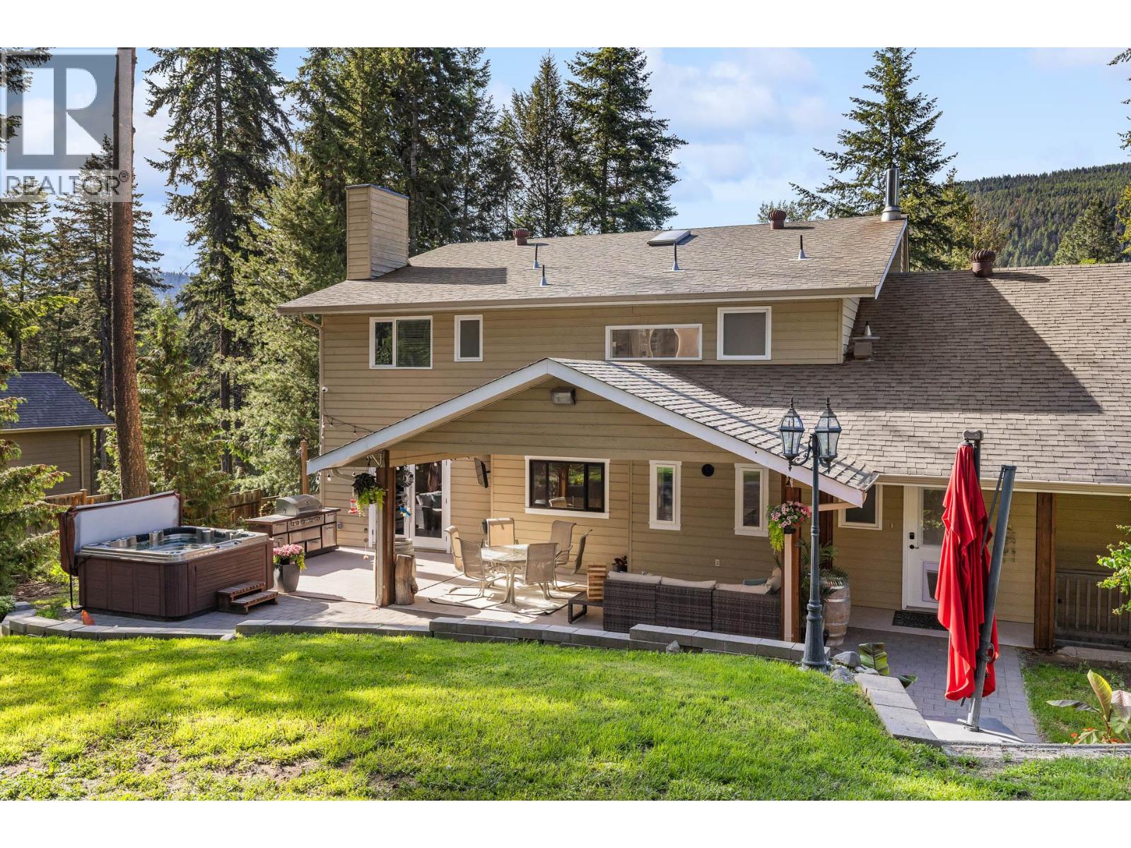 7654 Falconridge Crescent