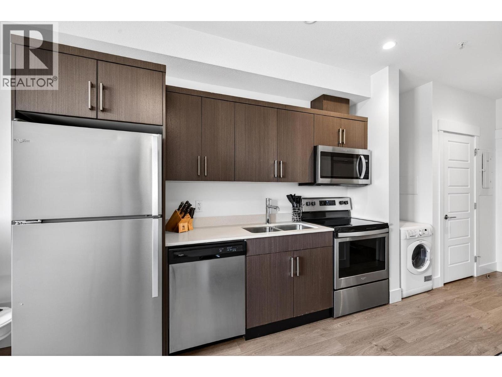 925 Leon Avenue Unit# 424