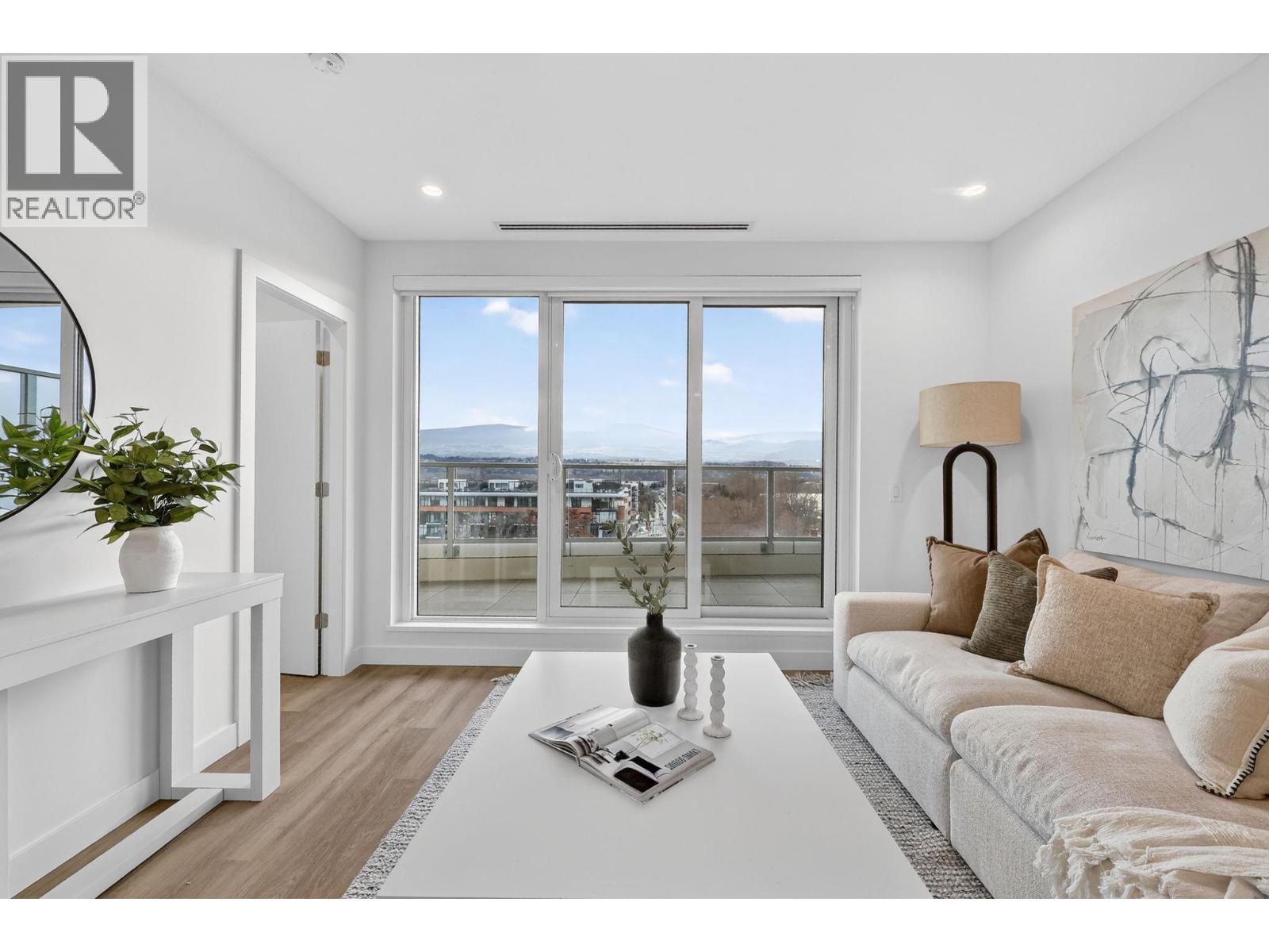 3340 Lakeshore Road Unit# 803