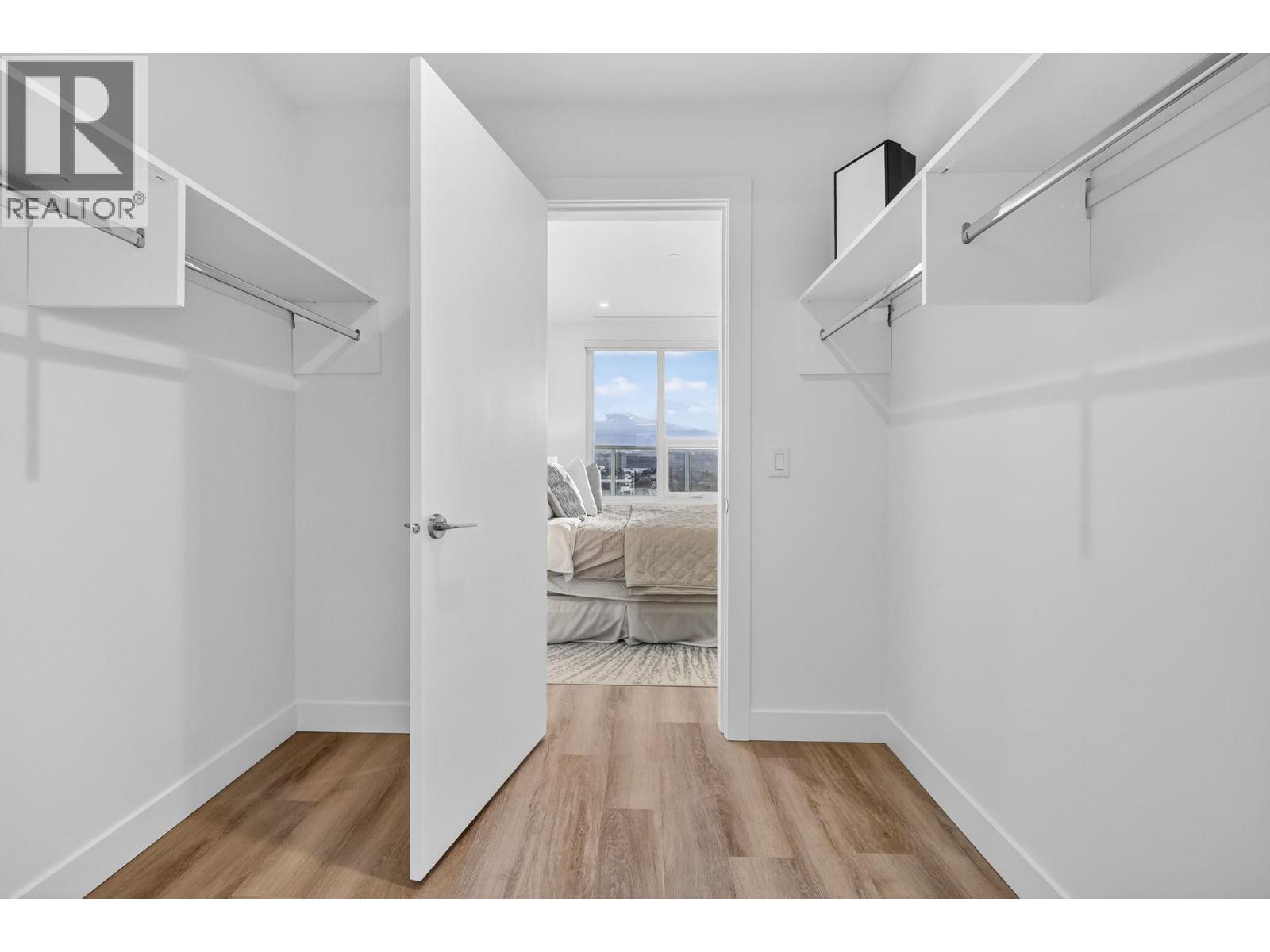 3340 Lakeshore Road Unit# 803