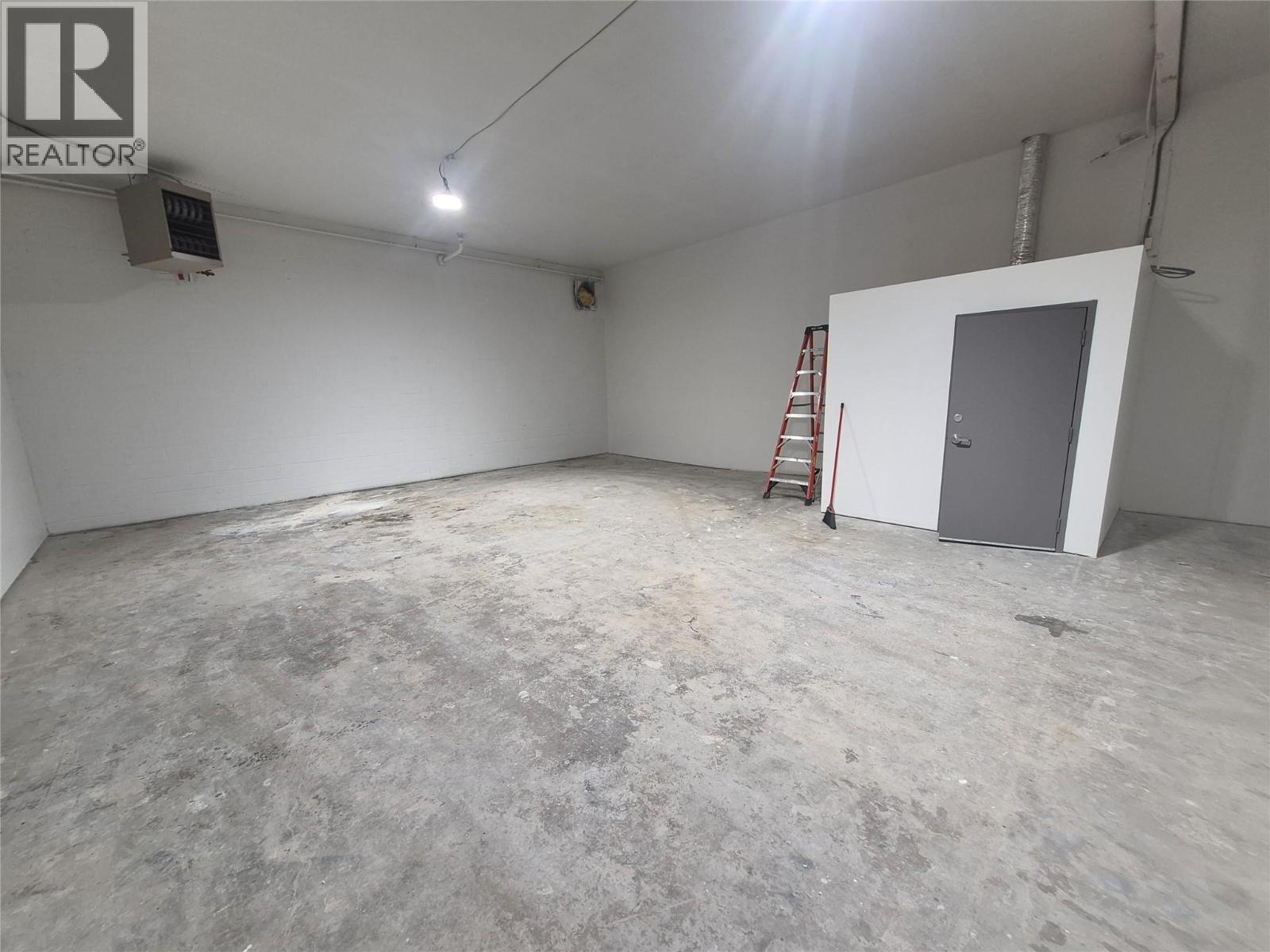 880 Leathead Road Unit# 1 - 3