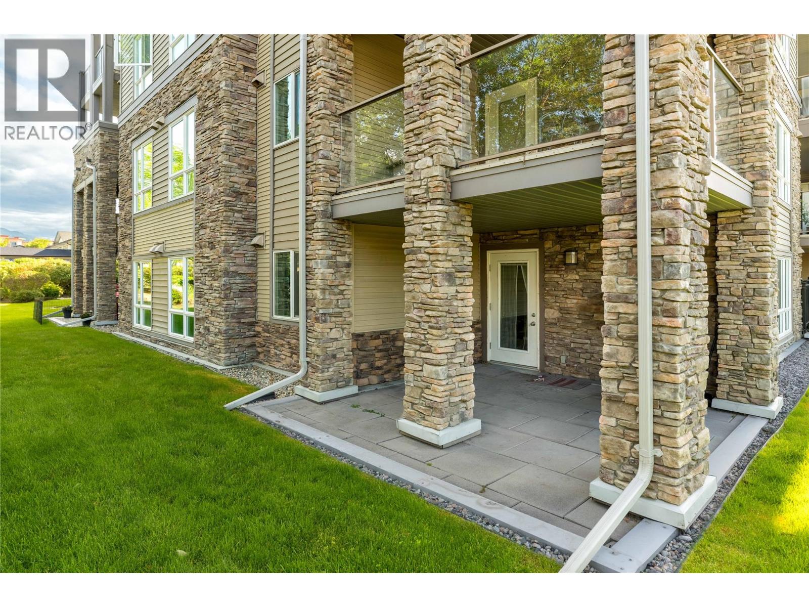 325 MCINTOSH Road Unit# 1108