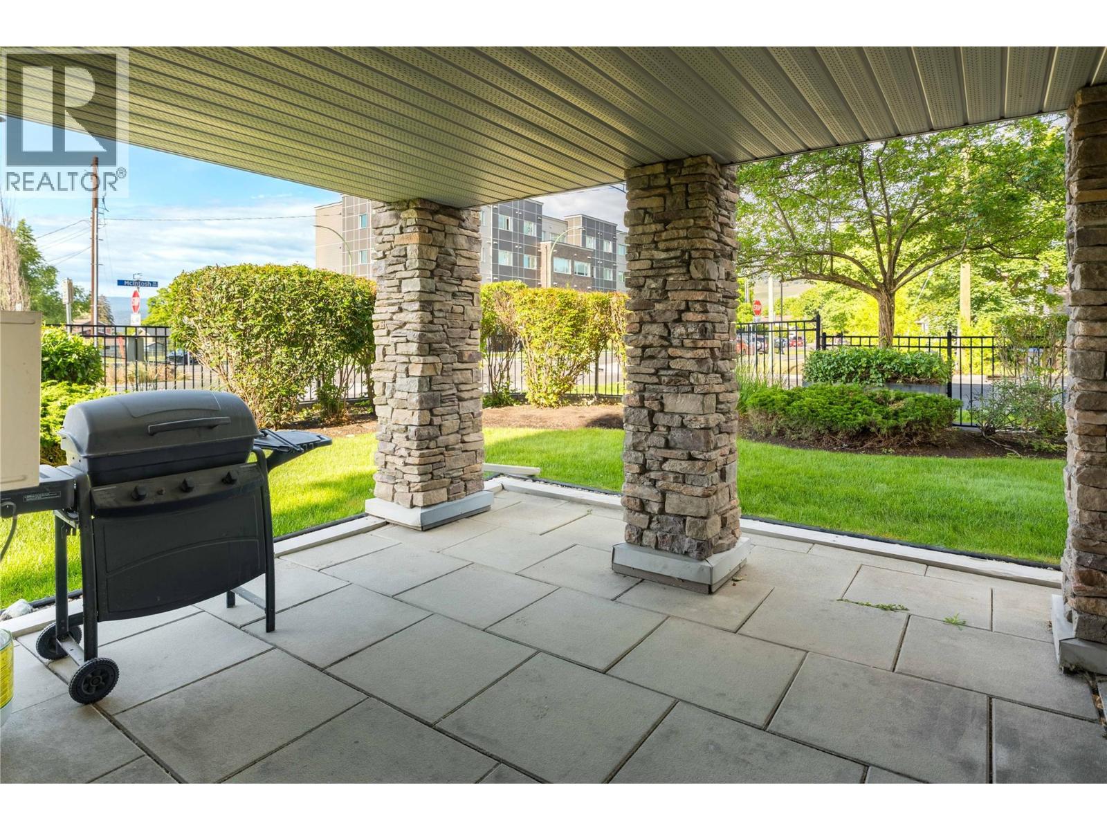 325 MCINTOSH Road Unit# 1108