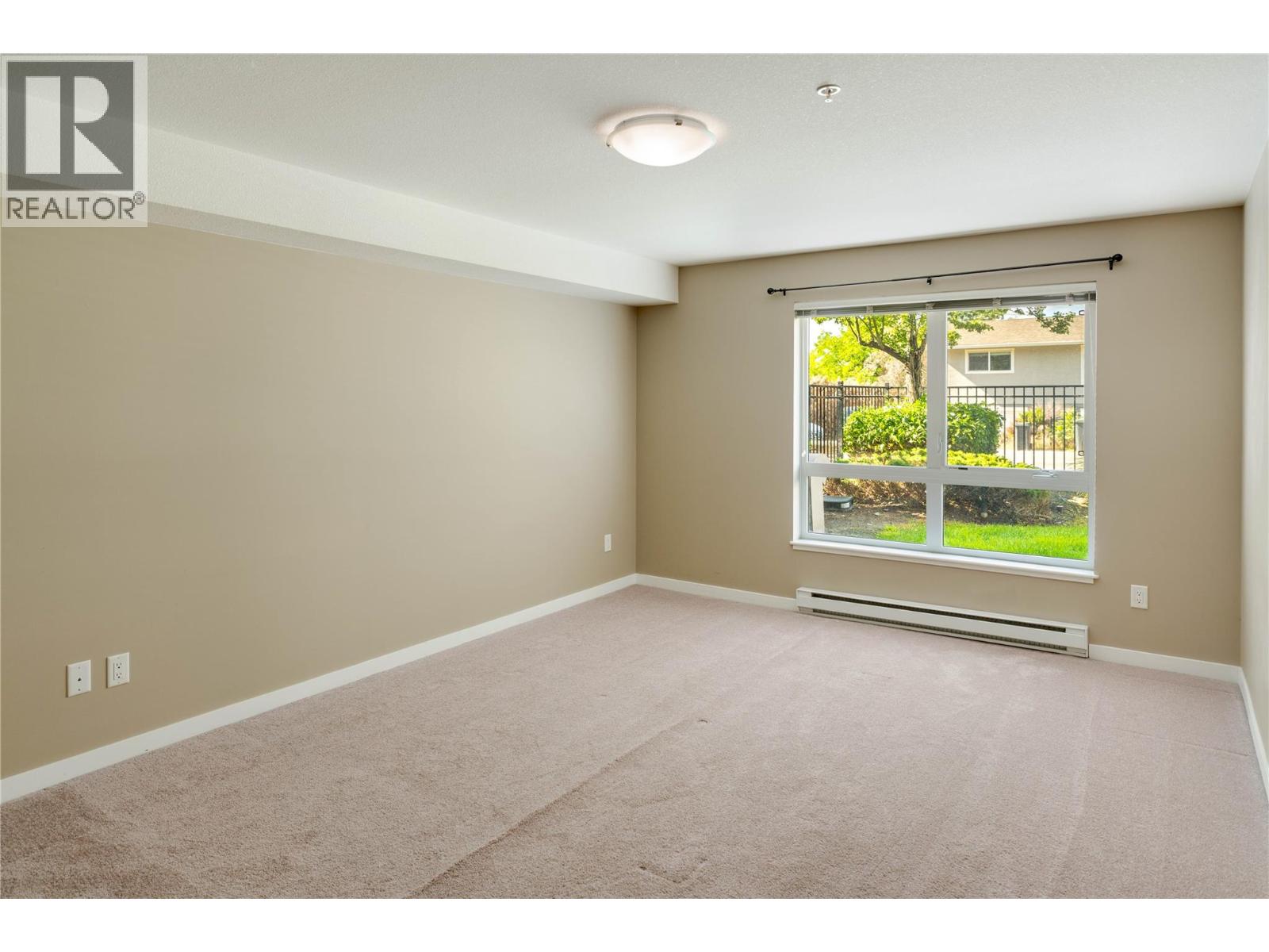 325 MCINTOSH Road Unit# 1108