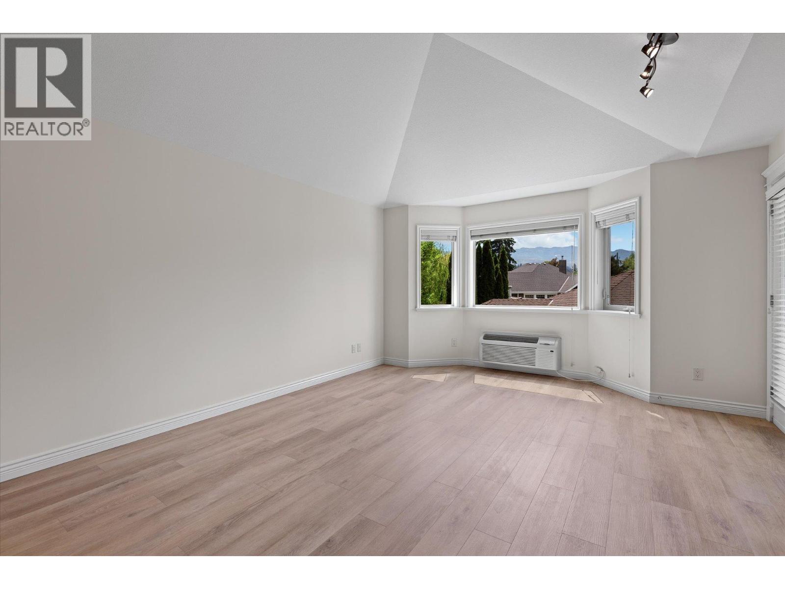 4433 Gordon Drive Unit# 212