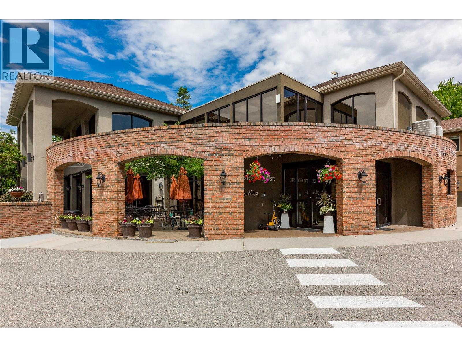 4433 Gordon Drive Unit# 212