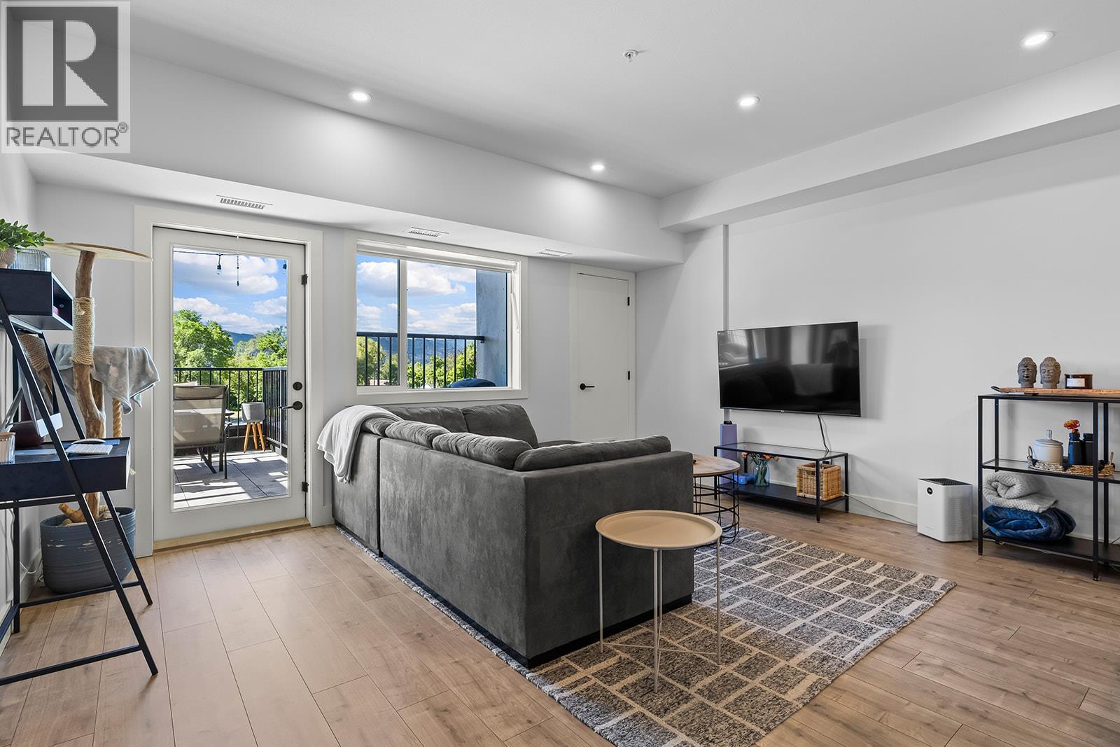 1220 Pacific Avenue Unit# 306
