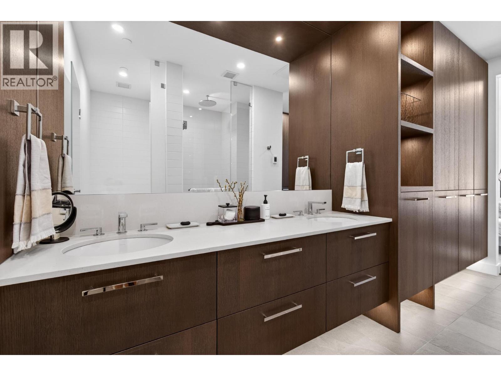 3389 Lakeshore Road Unit# 314