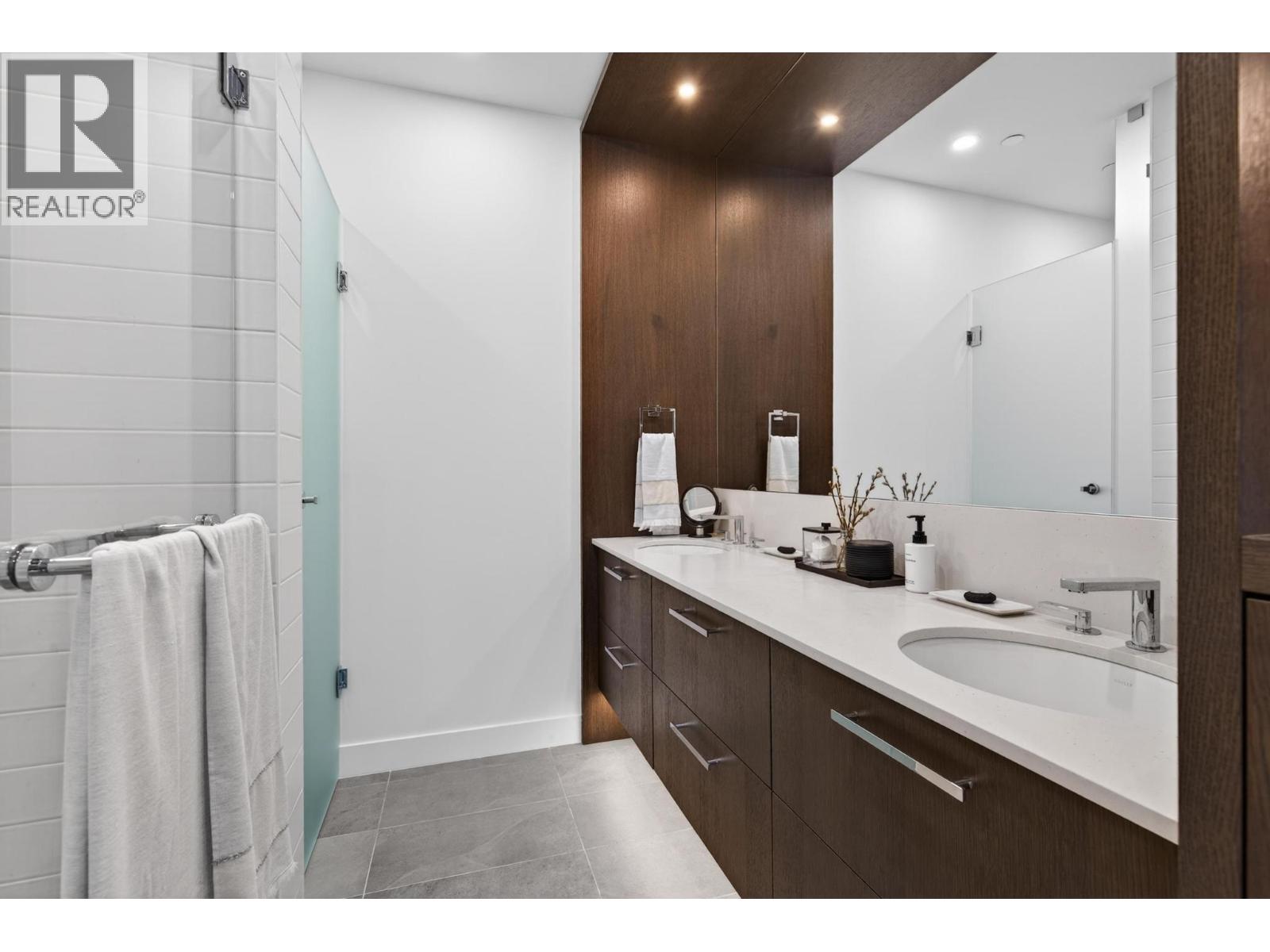 3389 Lakeshore Road Unit# 314