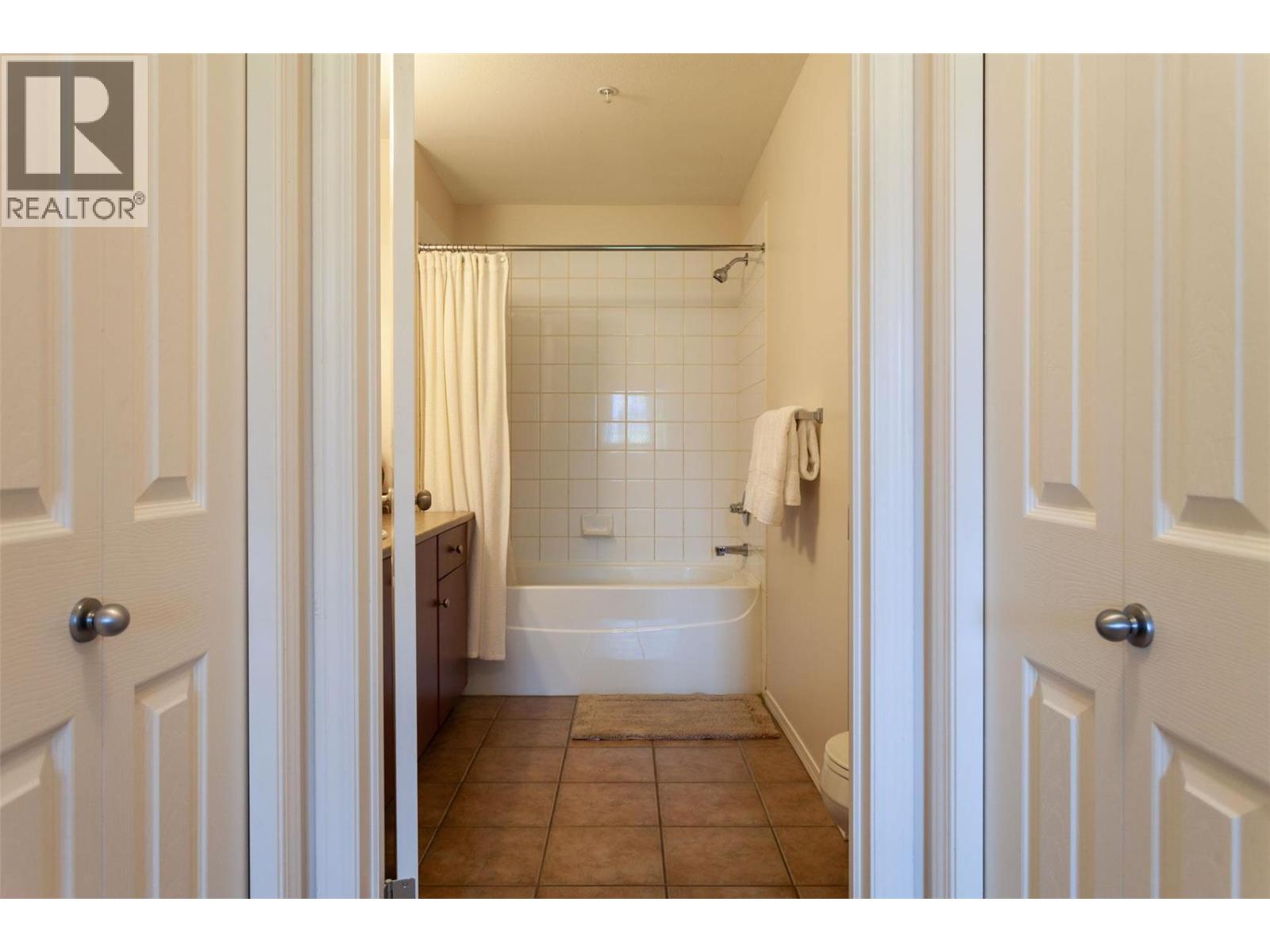 1875 Country Club Drive Unit# 1318