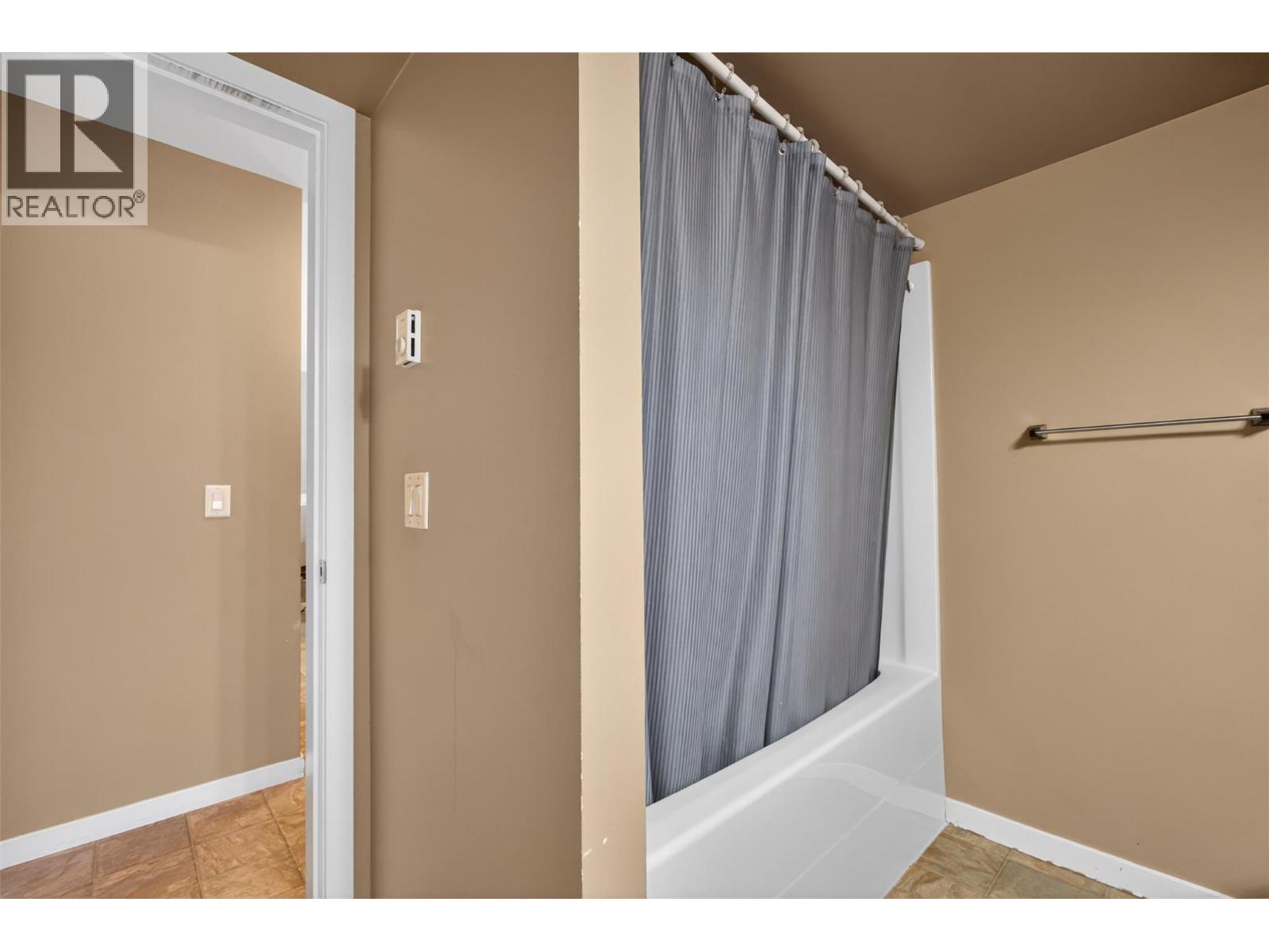135 Ziprick Road Unit# 204