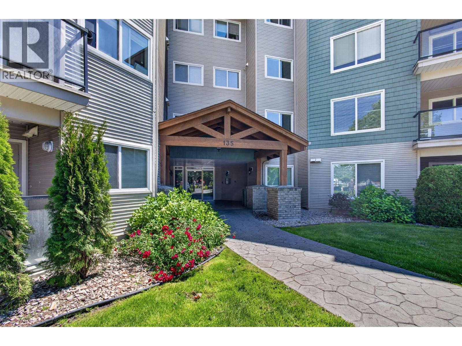 135 Ziprick Road Unit# 204