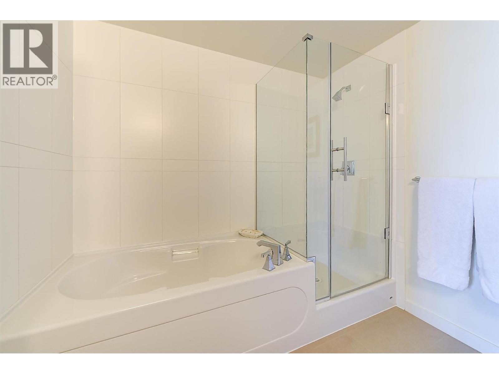 1075 Sunset Drive Unit# 2408