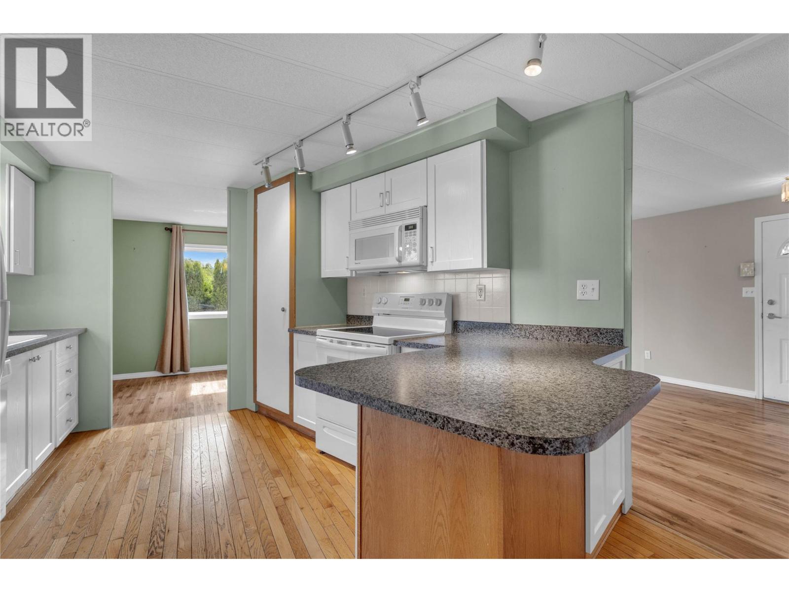 3745 LAKESHORE Road Unit# 146