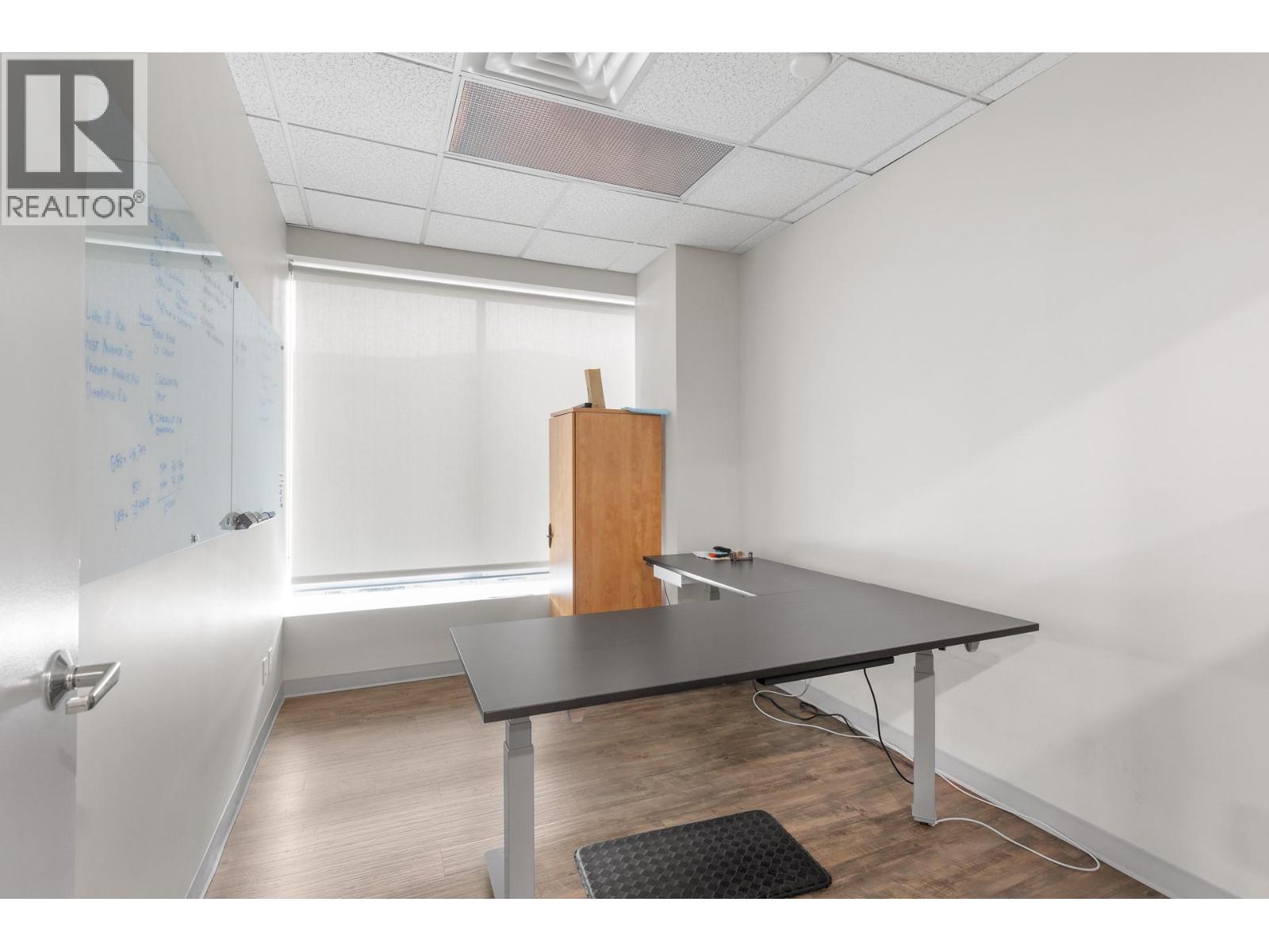 3275 Lakeshore Road Unit# 202